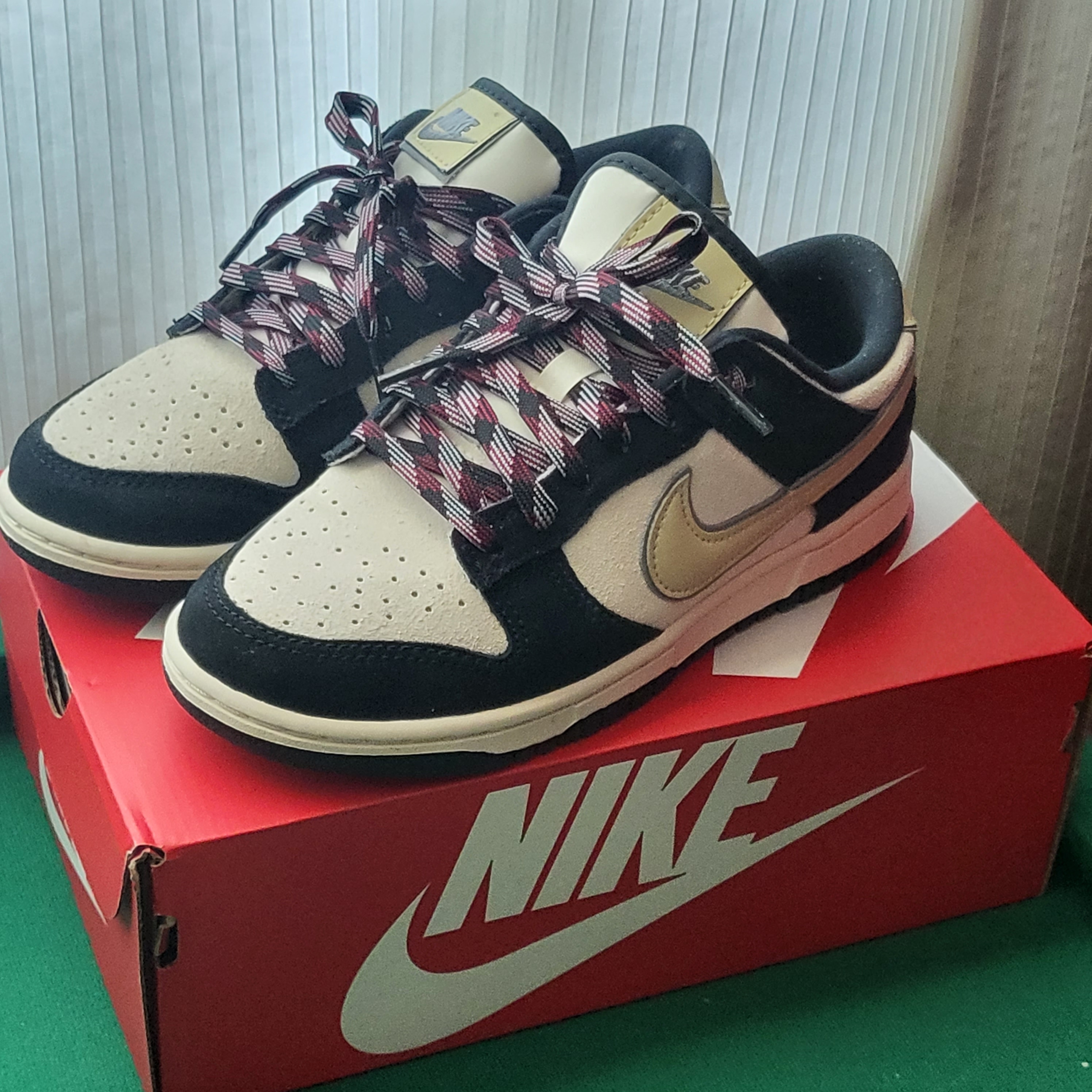 (W) Nike Dunk Low LX Black Suede 착용 스타일
