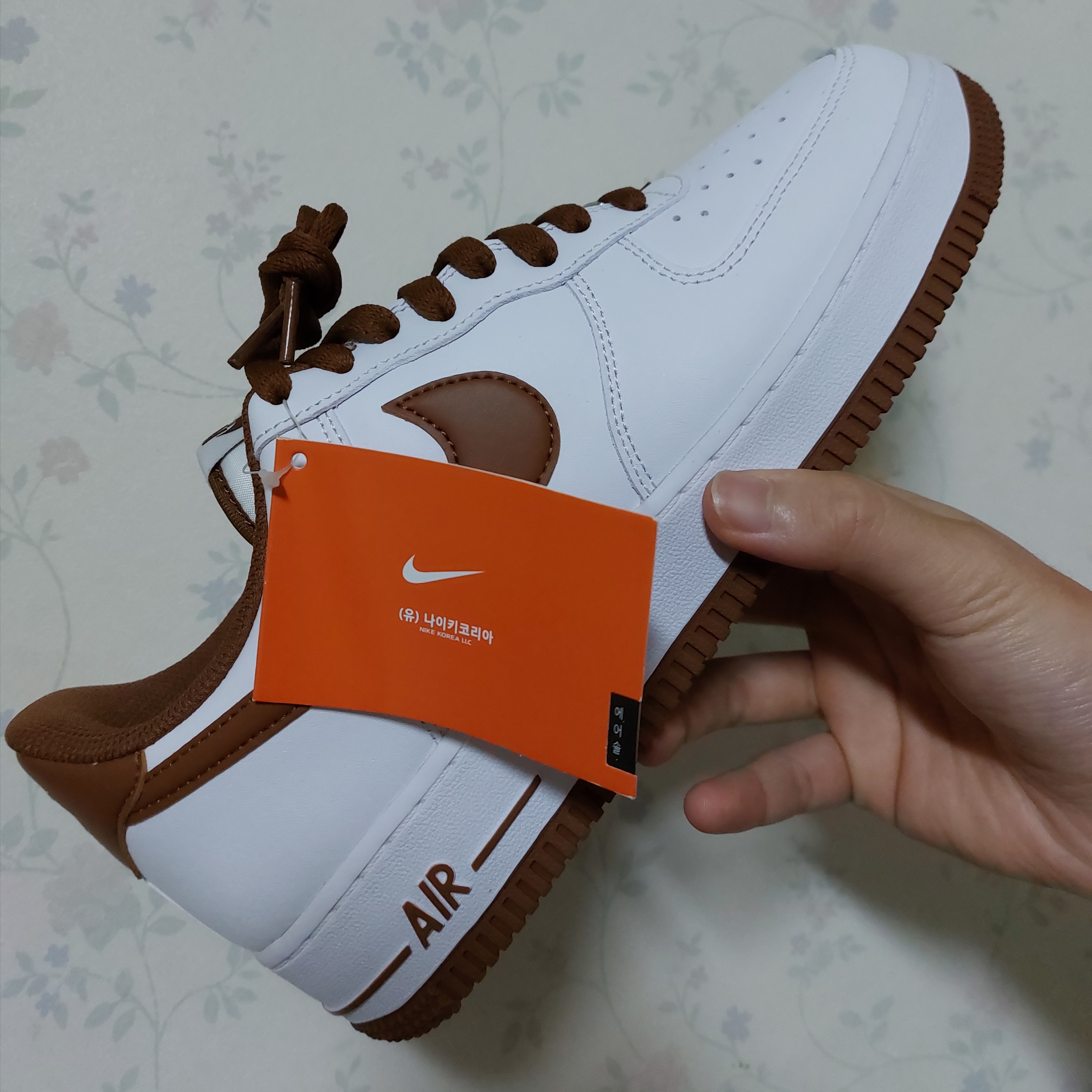 Nike Air Force 1 '07 Pecan 착용 스타일