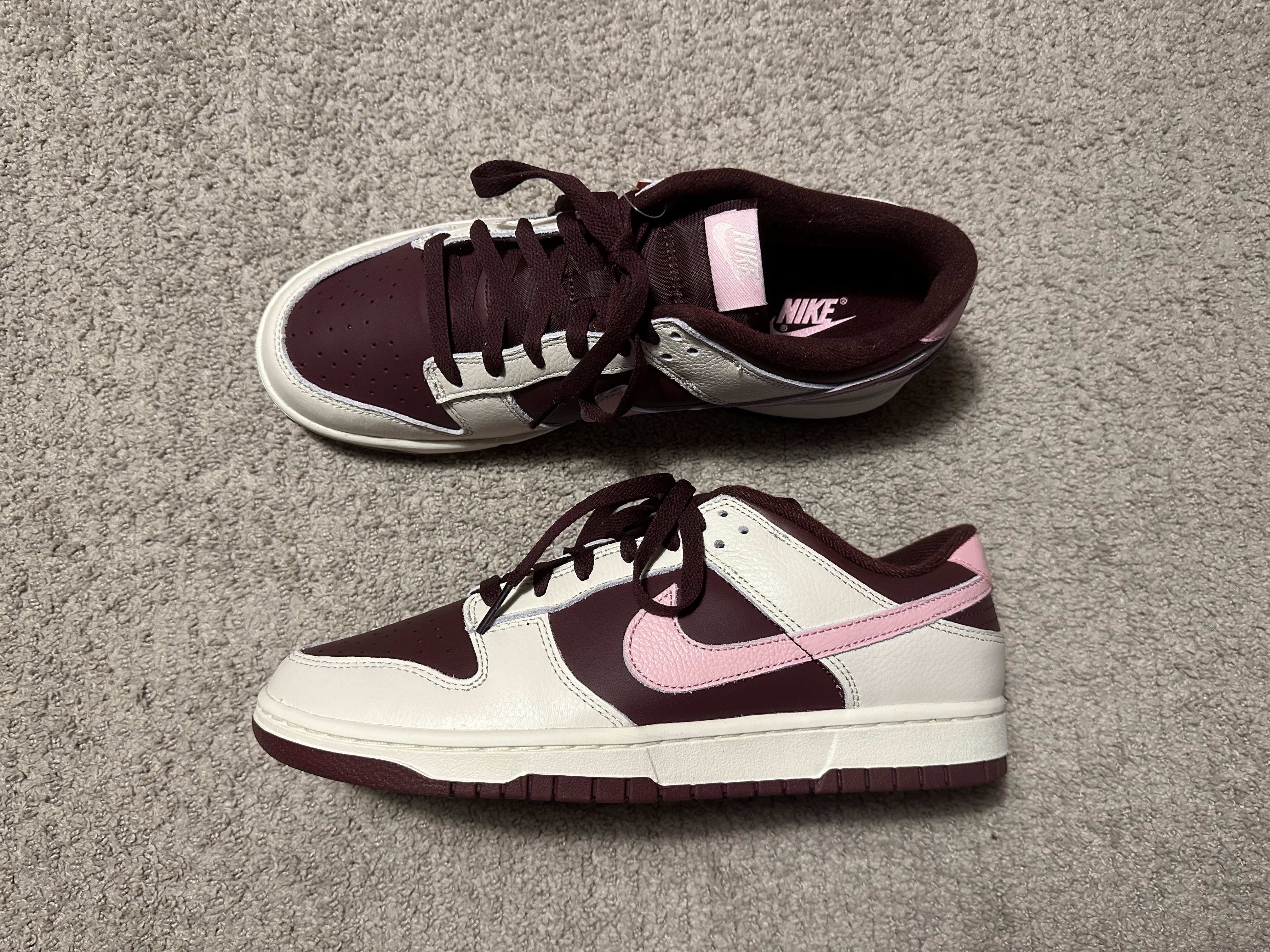 NIke Dunk Low Retro Night Maroon and Medium Soft Pink 착용 스타일 - 5