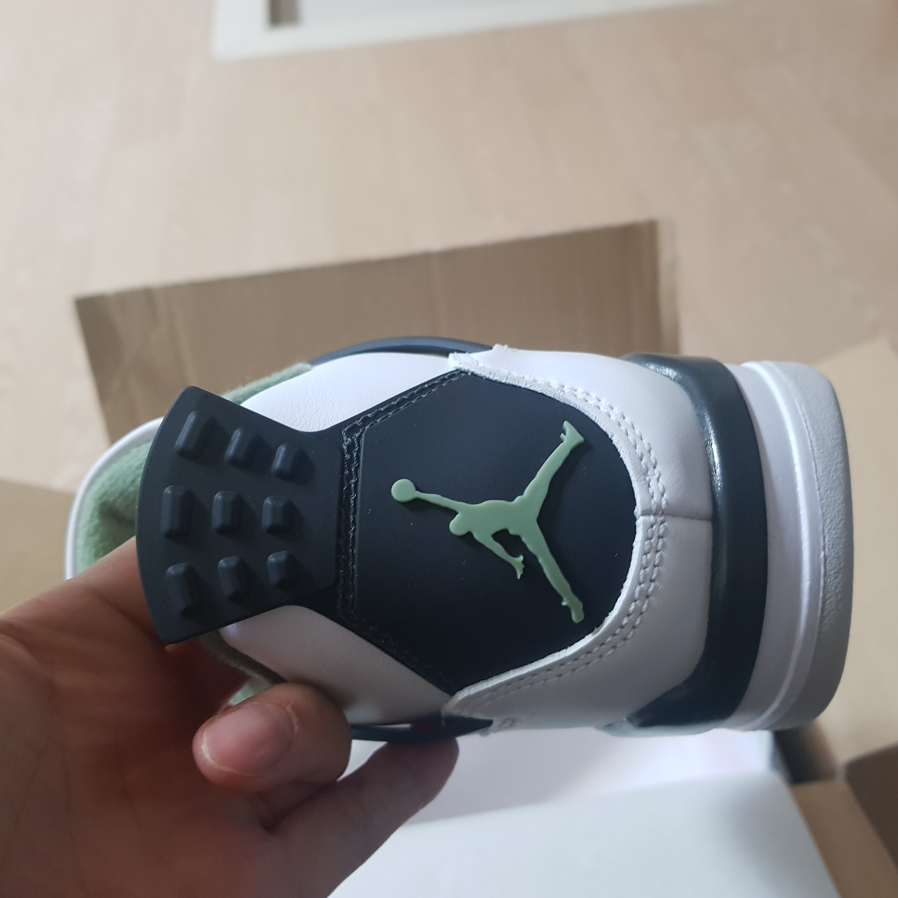 (W) Jordan 4 Retro Oil Green 착용 스타일 - 3