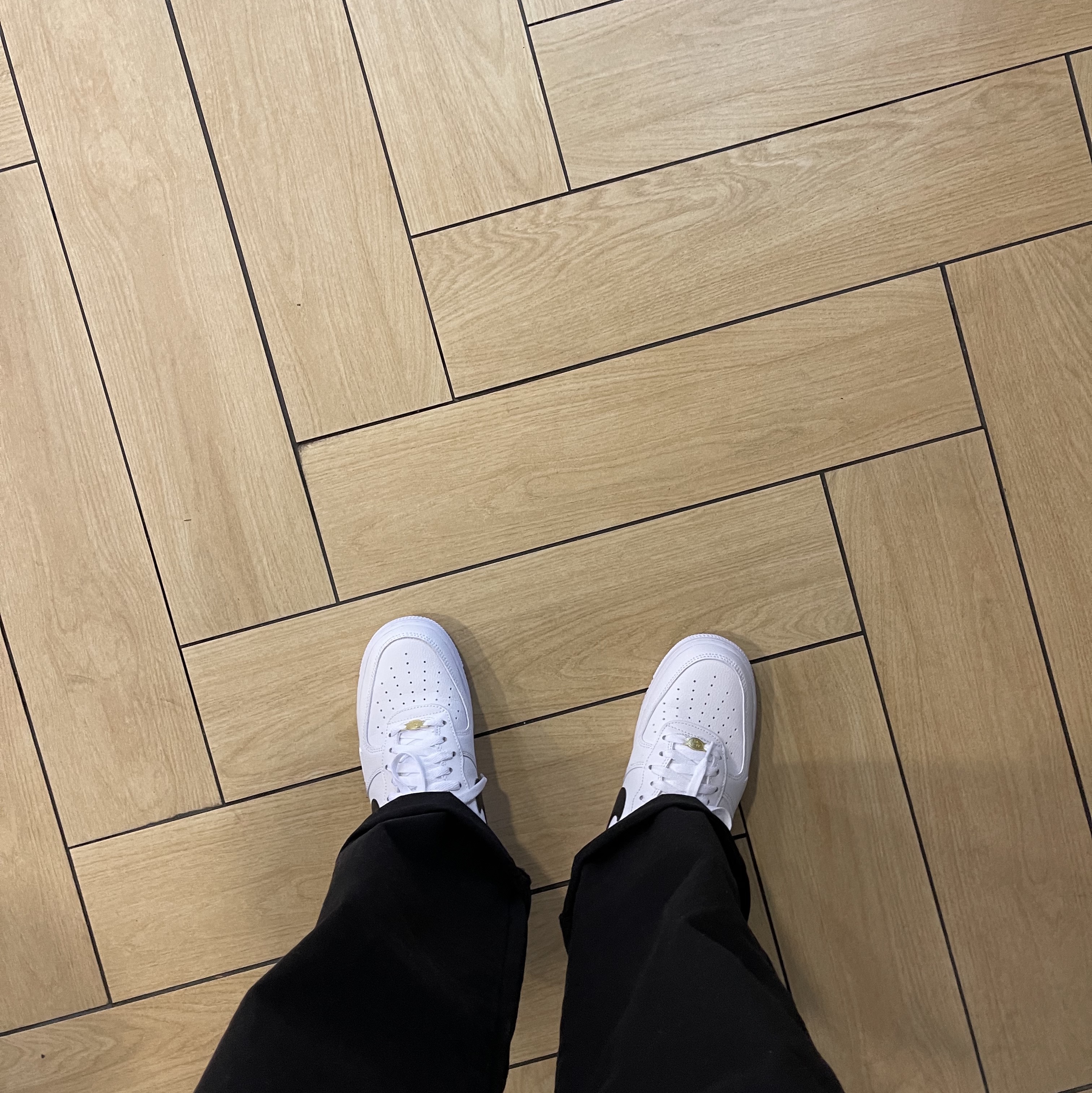 Nike Air Force 1 '07 LV8 40th Anniversary Join Forces White Black 착용 스타일