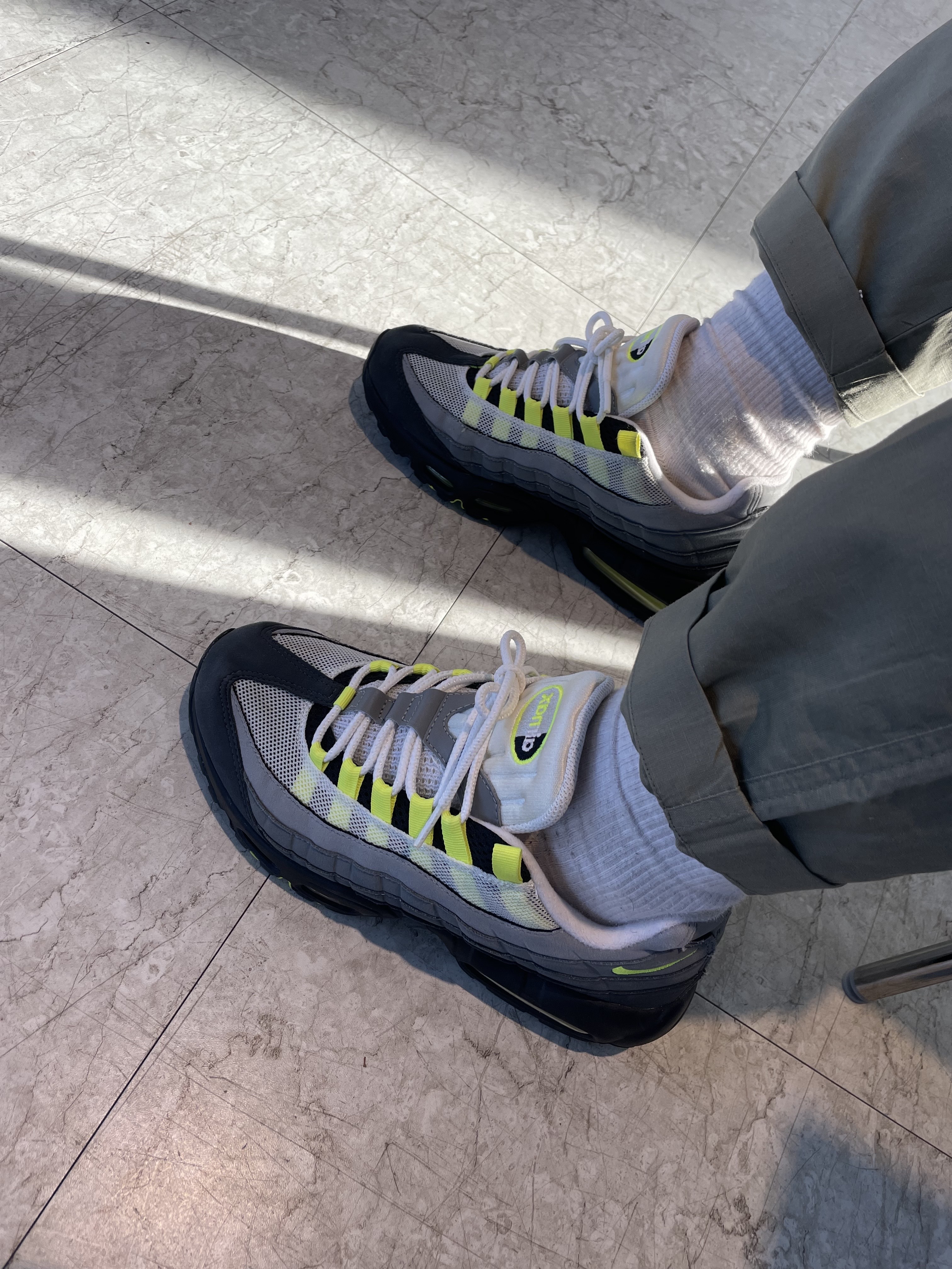 Nike Air Max 95 OG Neon Yellow 2020 착용 스타일