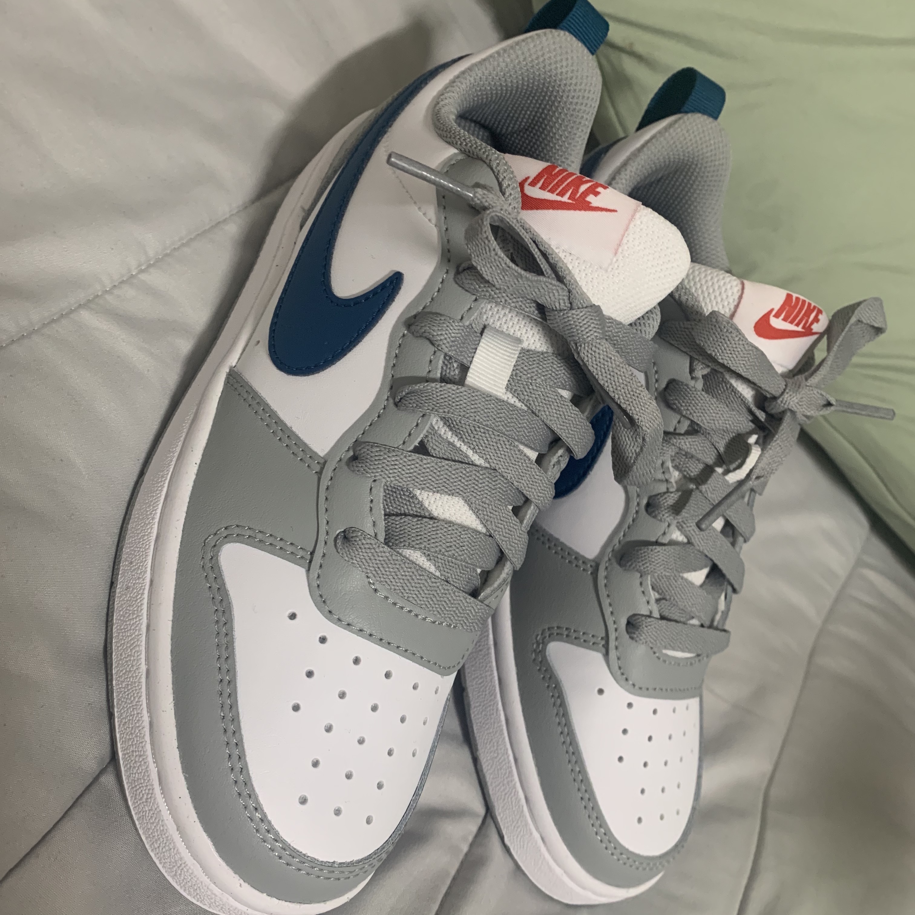 (GS) Nike Court Borough Low 2 Light Smoke Grey 착용 스타일