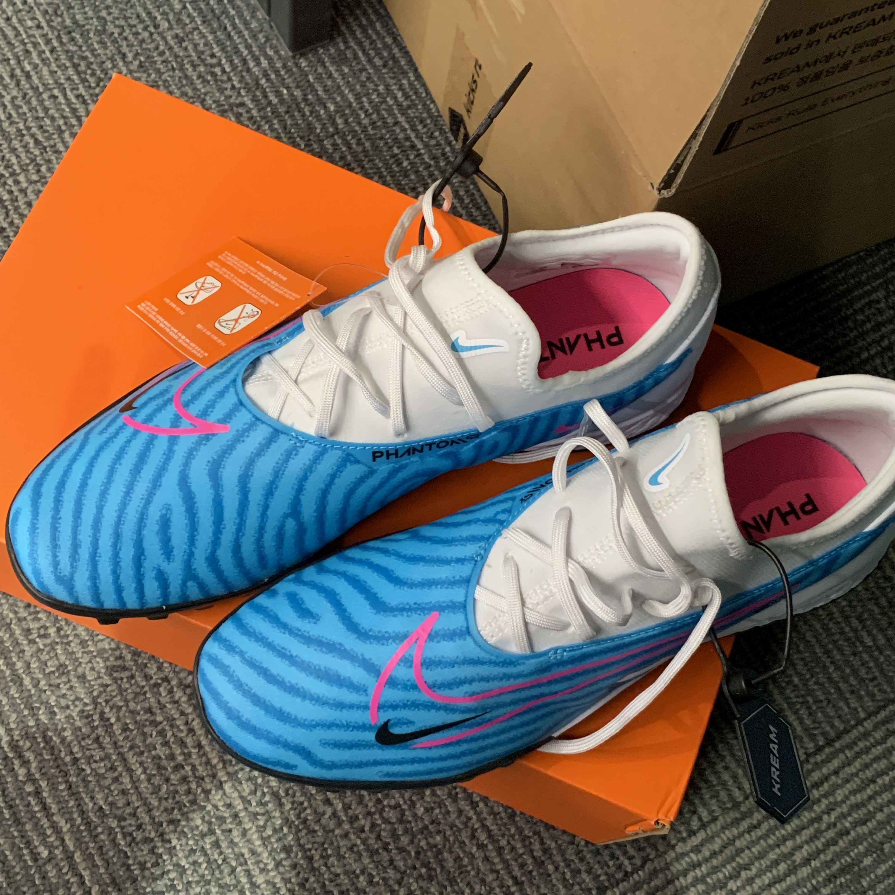 Nike React Phantom GX Pro TF Baltic Blue White 착용 스타일