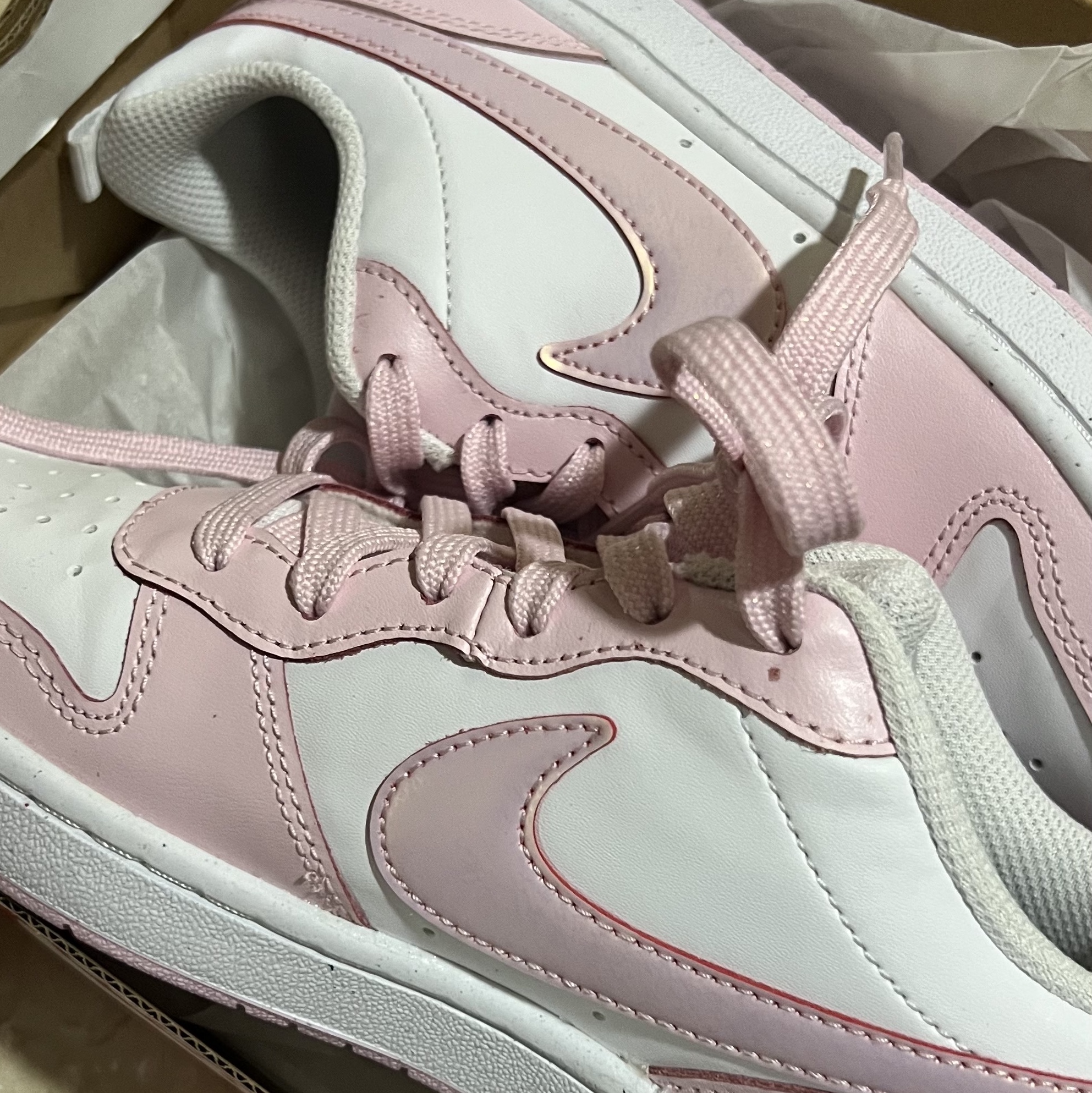 (GS) Nike Court Borough 2 SE White Pink Foam 착용 스타일