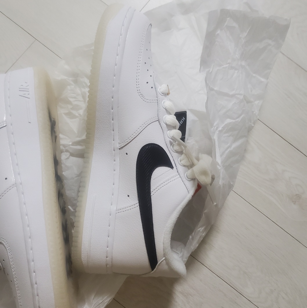 Nike Air Force 1 '07 PRM Bronx Origins 착용 스타일 - 4