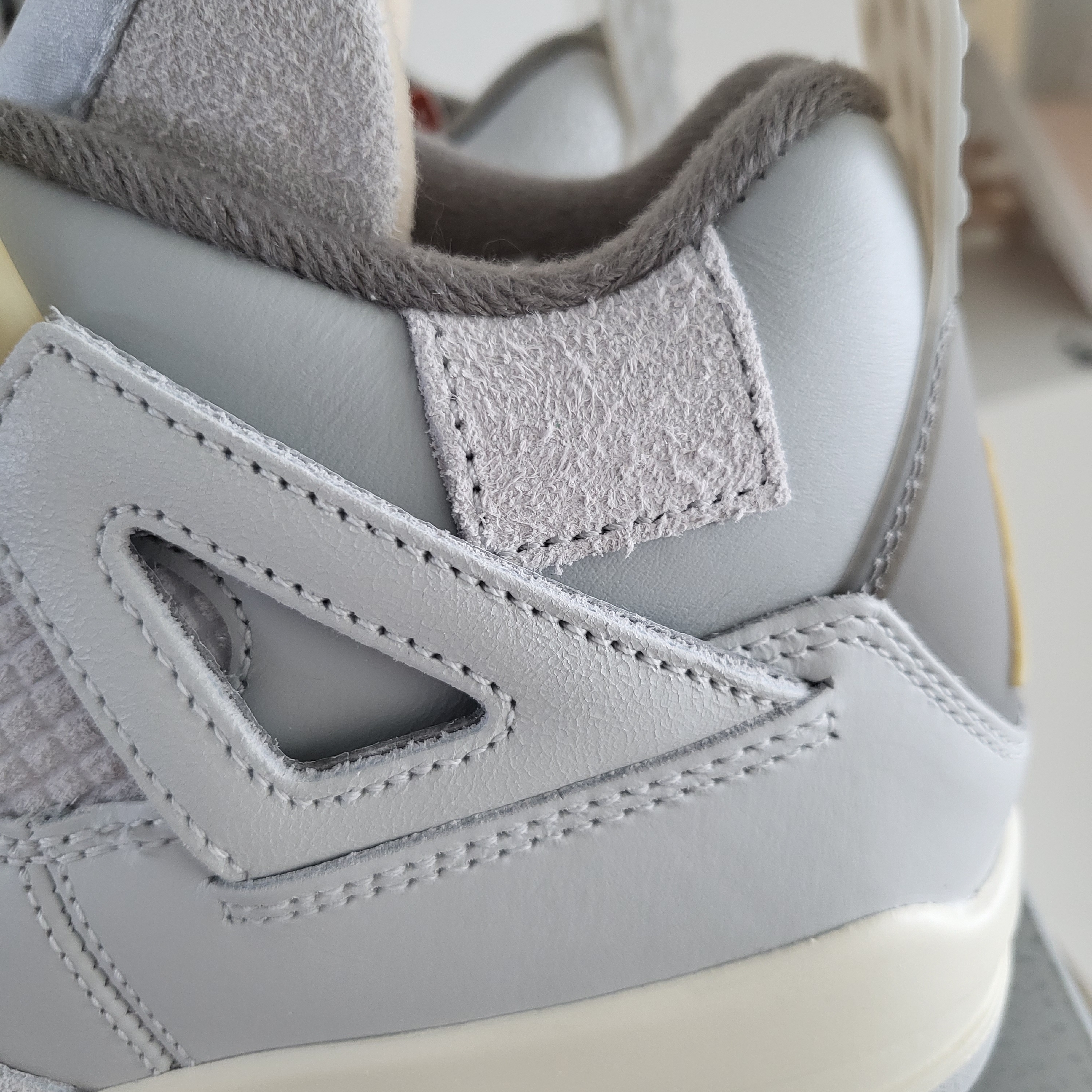 Jordan 4 Retro SE Craft 착용 스타일 - 4