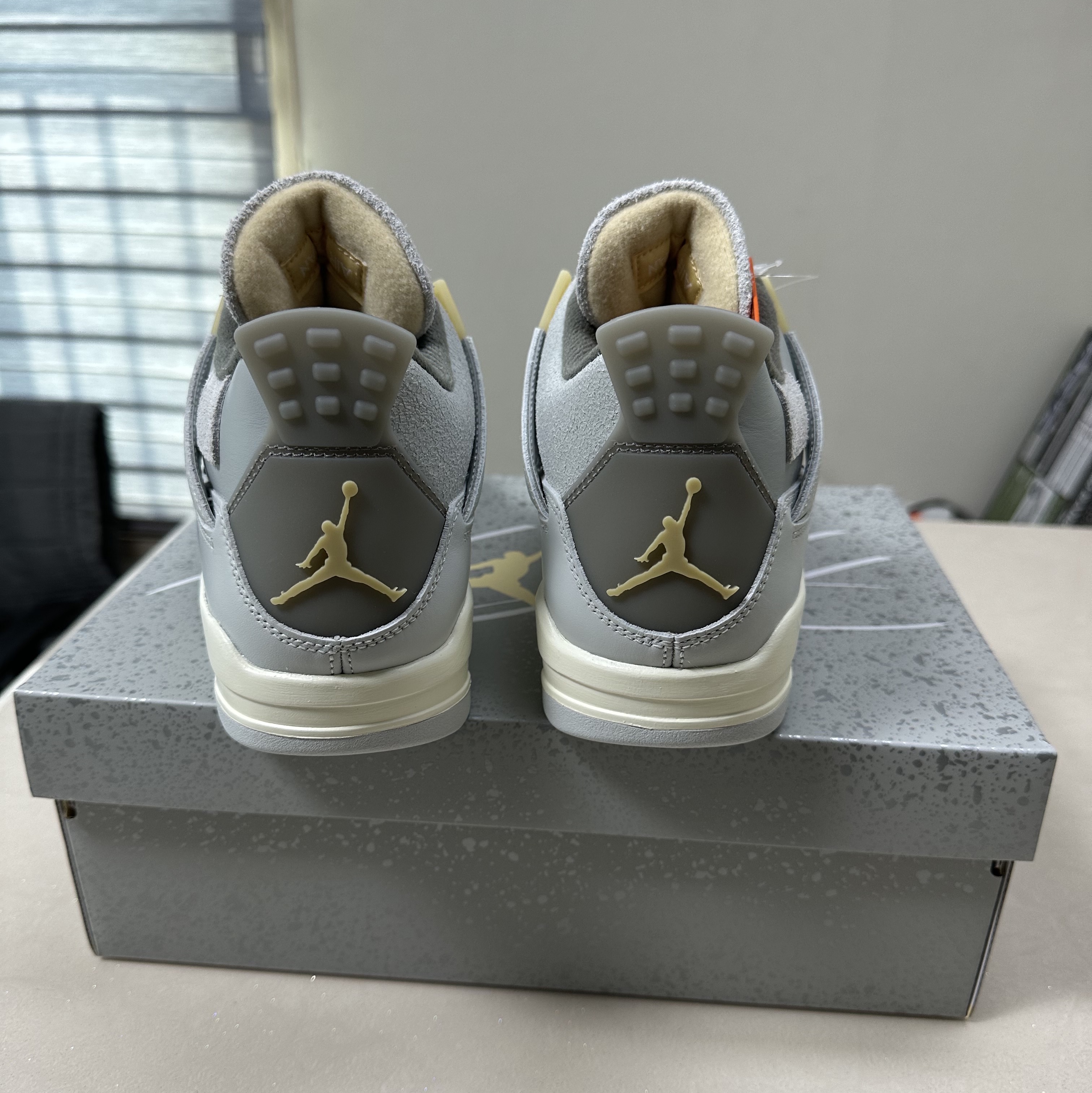 Jordan 4 Retro SE Craft 착용 스타일 - 4