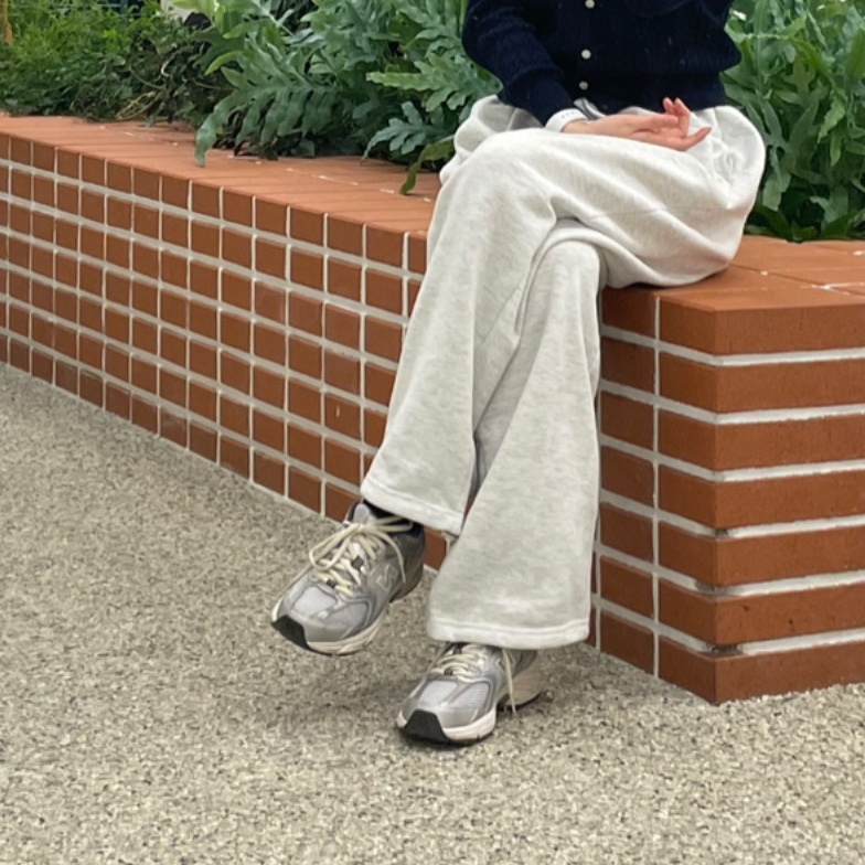 New Balance 530 Earth 착용 스타일 - 2