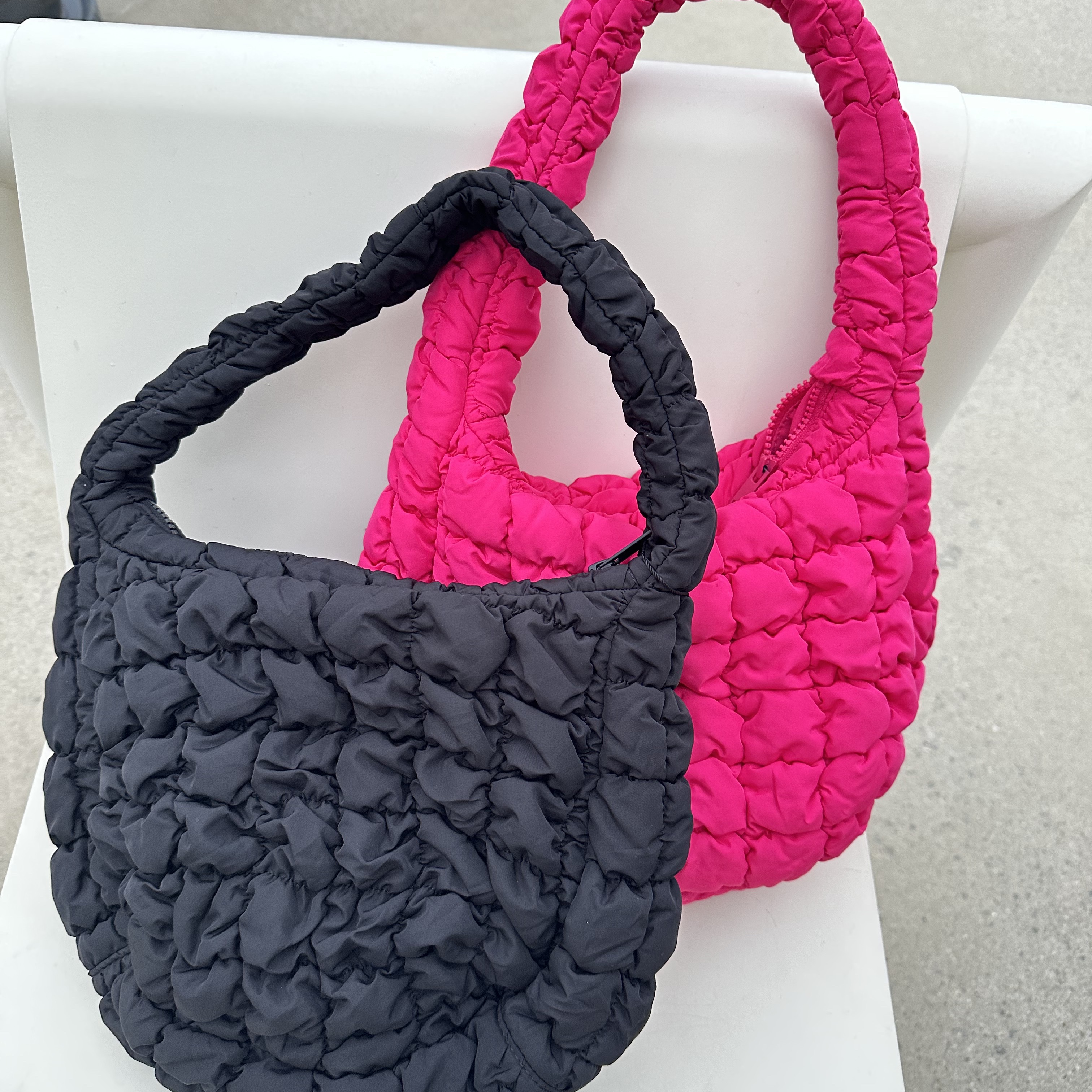 COS Quilted Mini Bag Black 착용 스타일