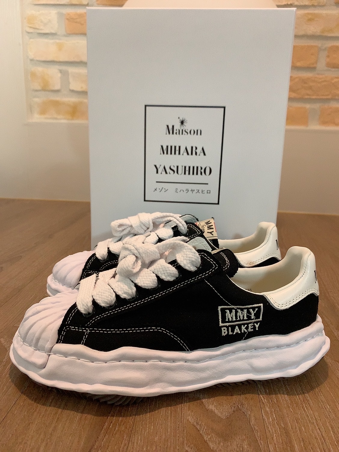 Maison Mihara Yasuhiro Blakey OG Sole Canvas Low-top Sneakers Black White 착용 스타일