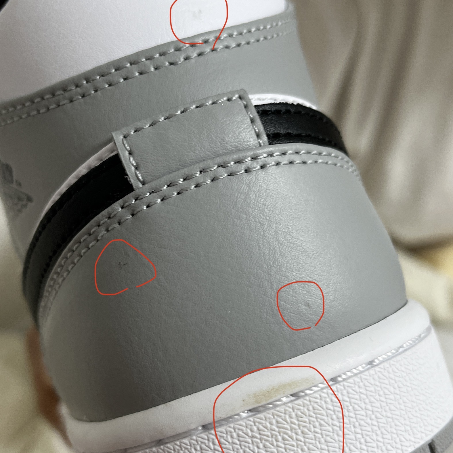 Jordan 1 Mid Light Smoke Grey 착용 스타일 - 1