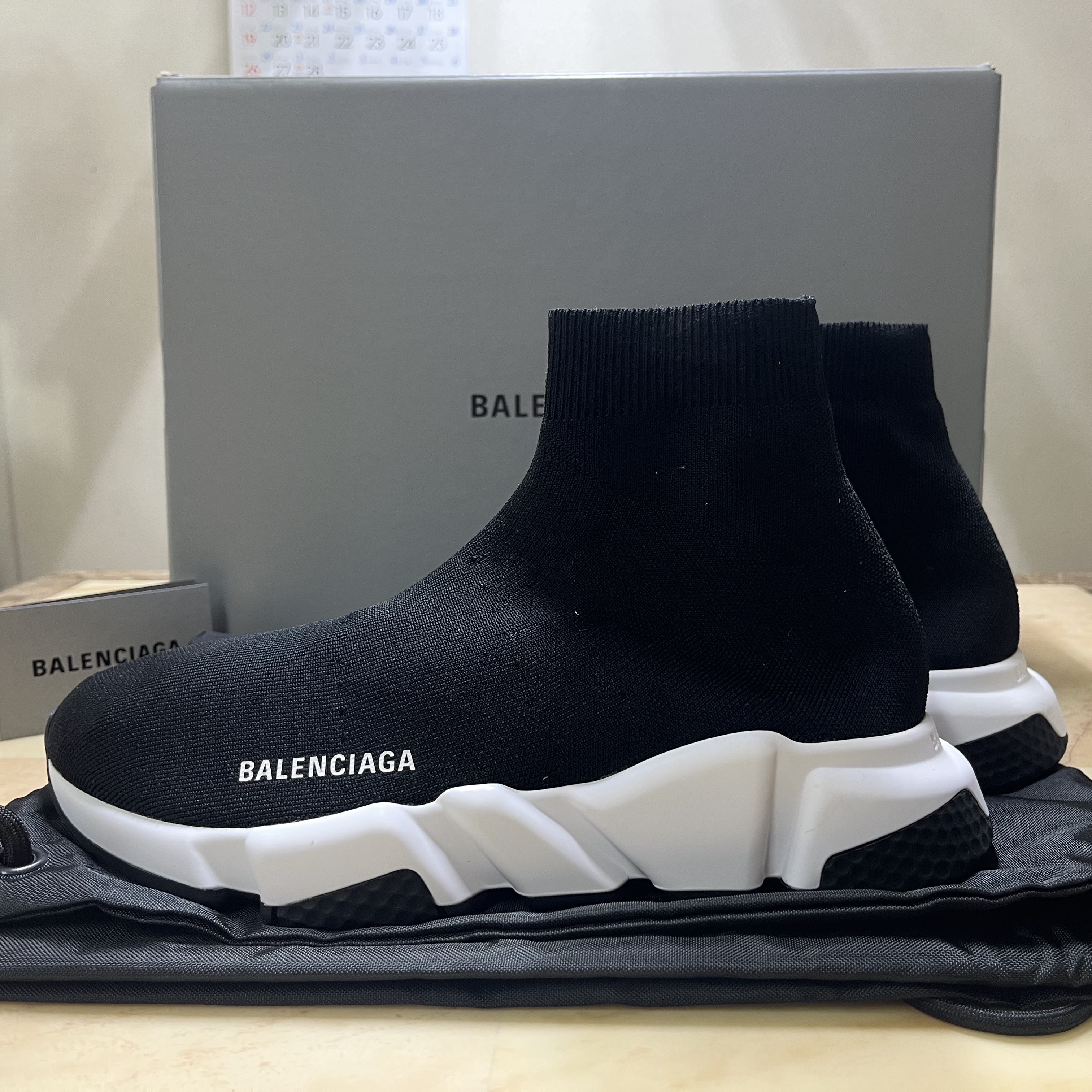 Balenciaga Speed Trainer Black White 2021/2022 착용 스타일 - 3