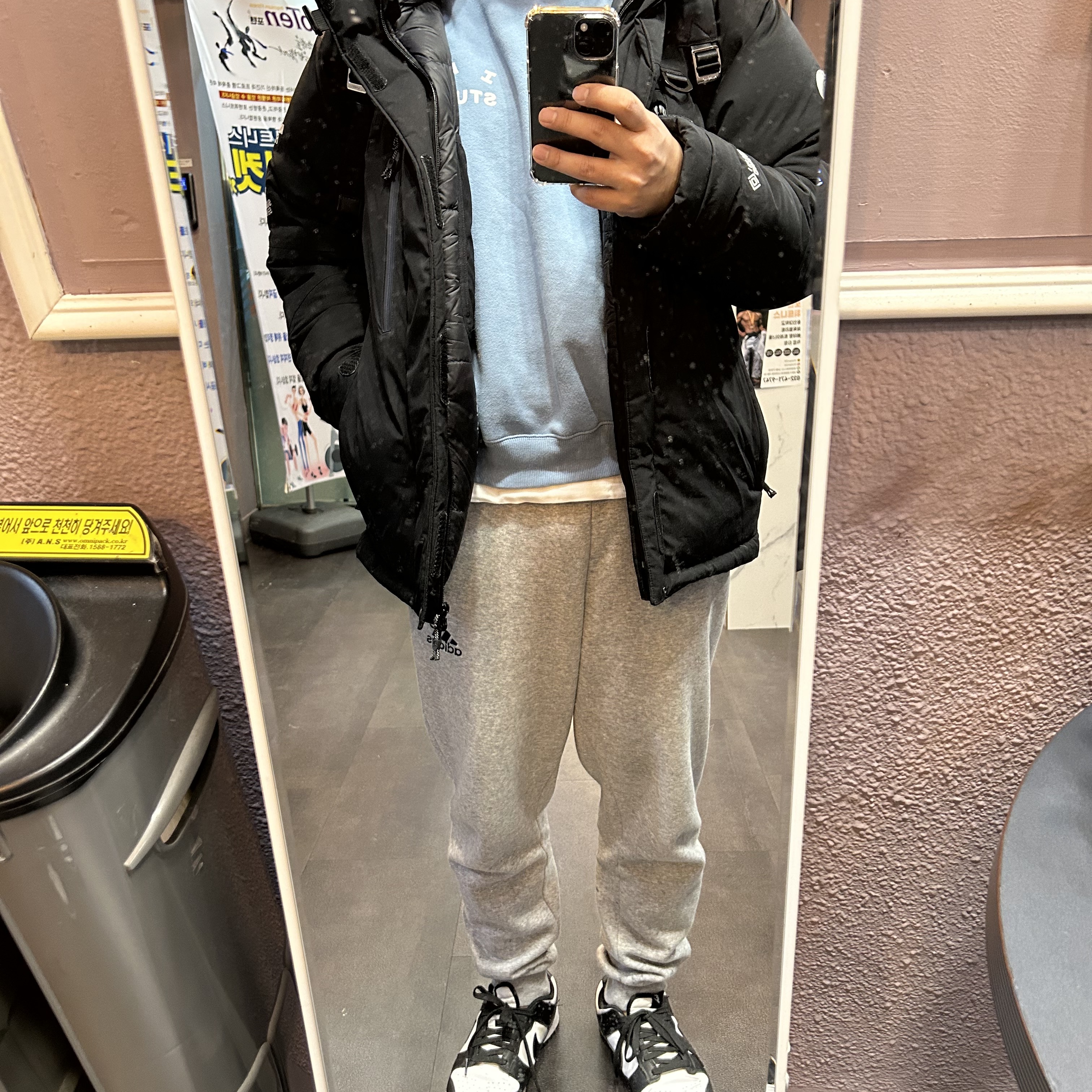 Nike Dunk Low Retro Black, IAB Studio Crewneck Sky Blue 착용 스타일