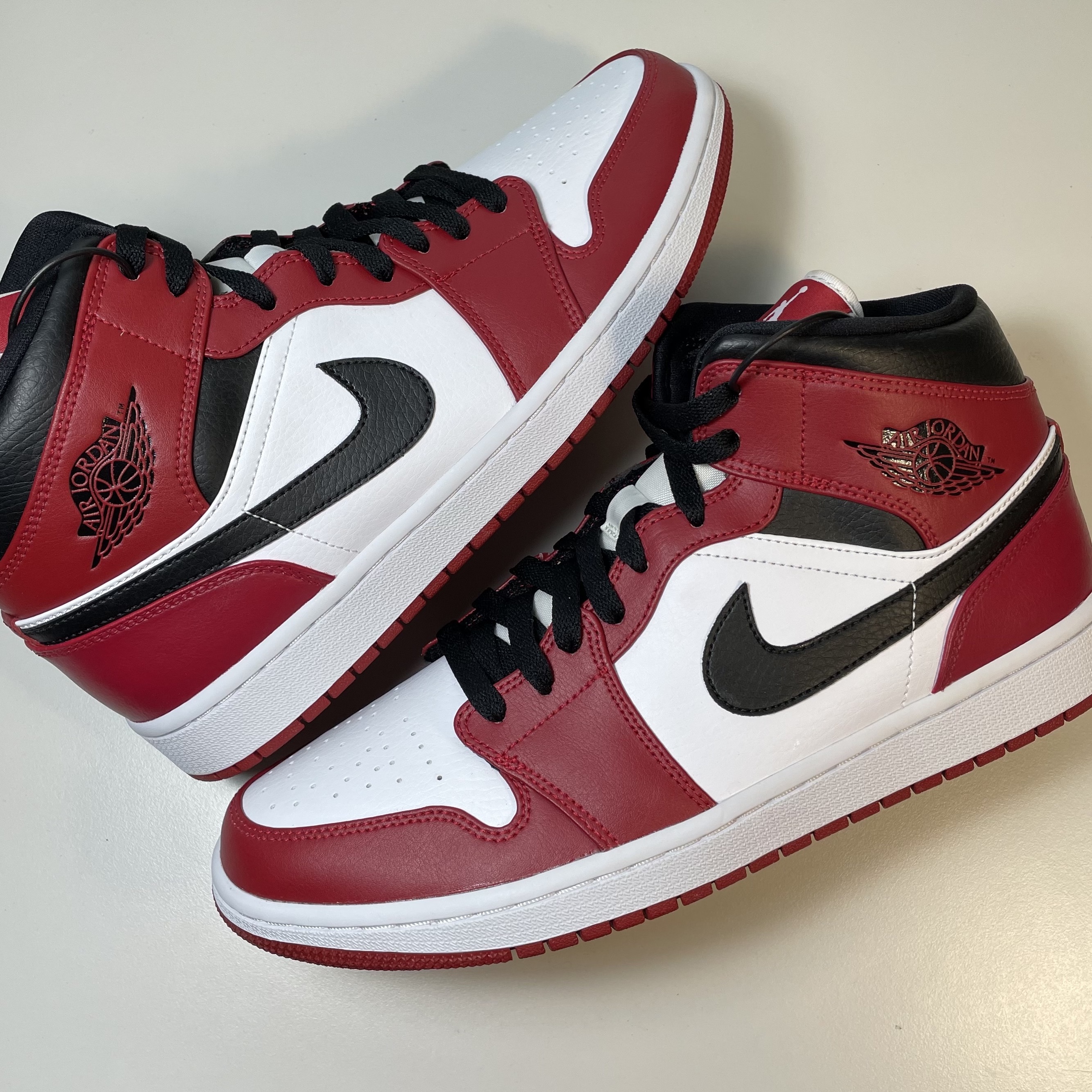 Jordan 1 Mid Chicago 2020 착용 스타일 - 2