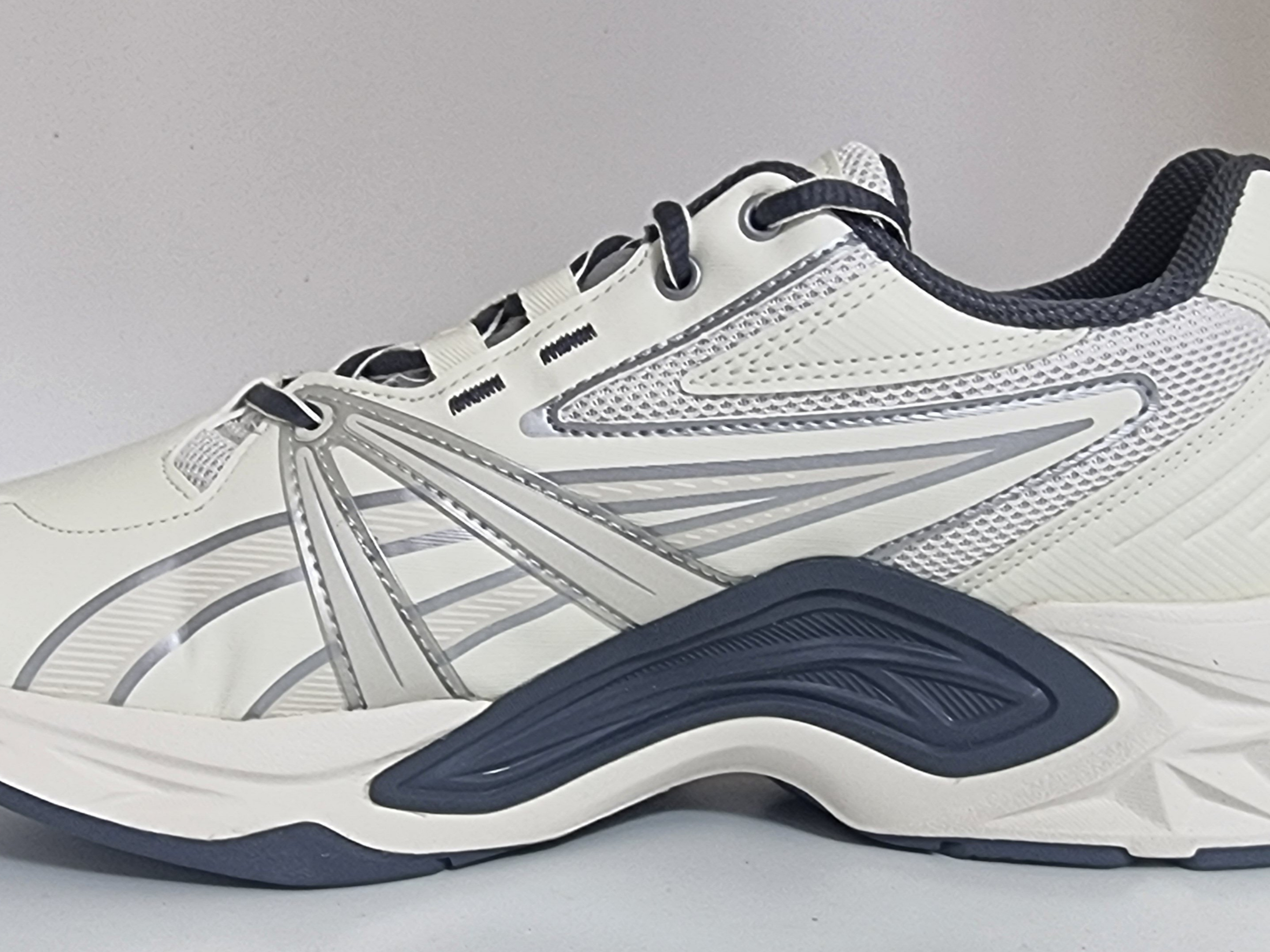 Asics Protoblast Ivory Cream 착용 스타일 - 1