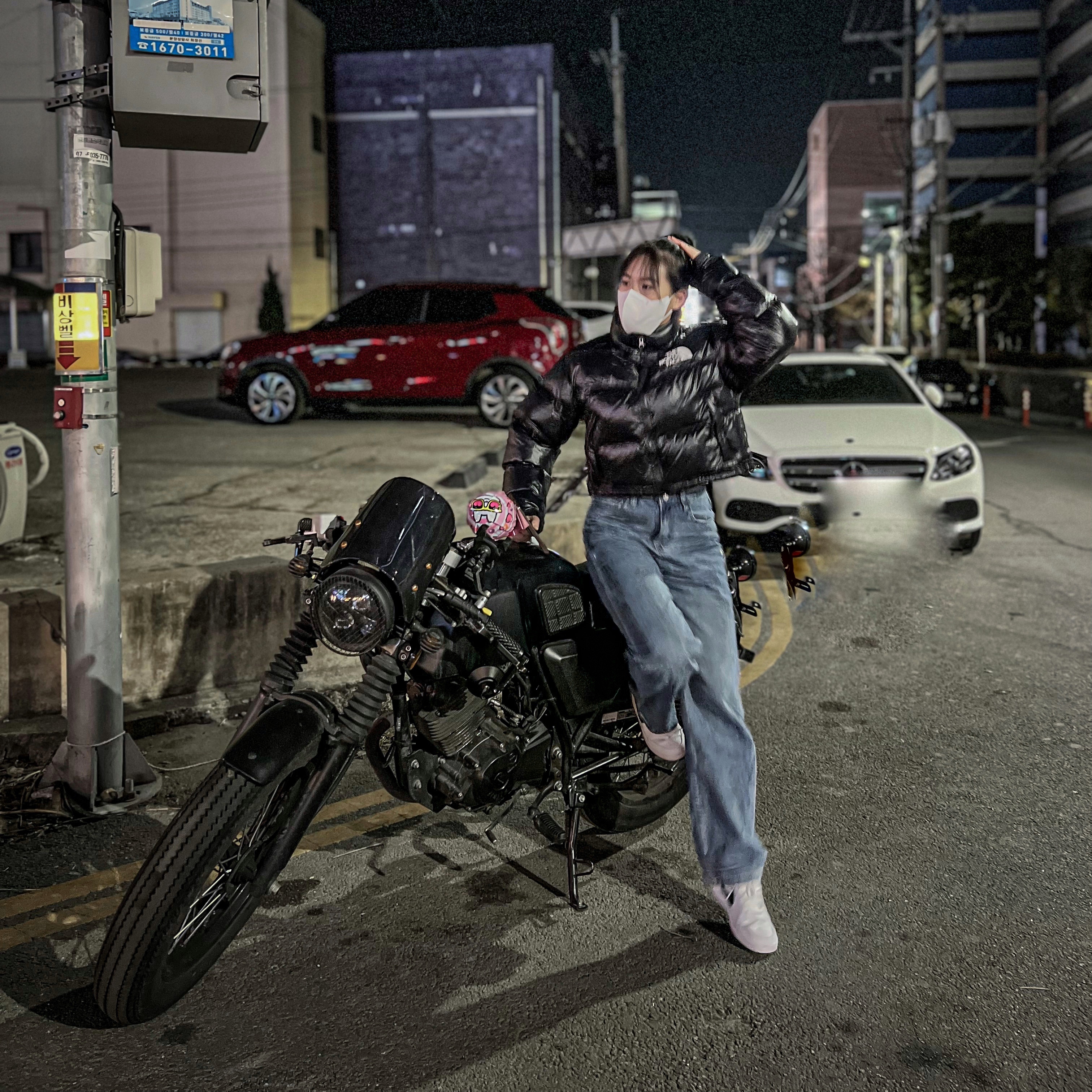 (W) The North Face Nuptse Short Jacket TNF Black, (GS) Nike Court Borough Low 2 White Black 착용 스타일