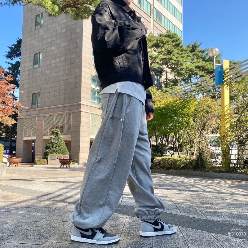 Jordan 1 Retro High OG Shadow 2.0 착용 스타일 - 3