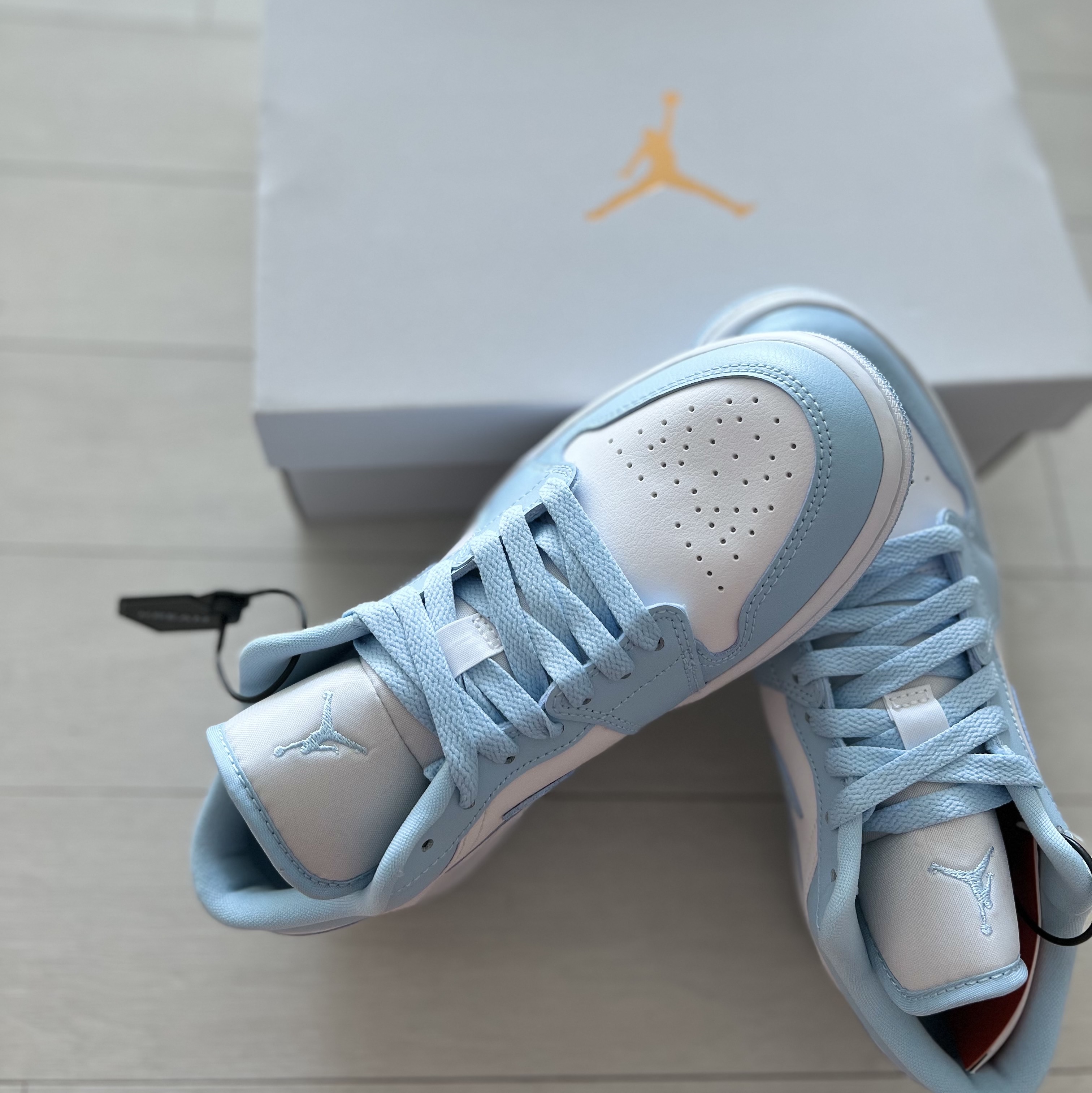 (W) Jordan 1 Low White Ice Blue 착용 스타일