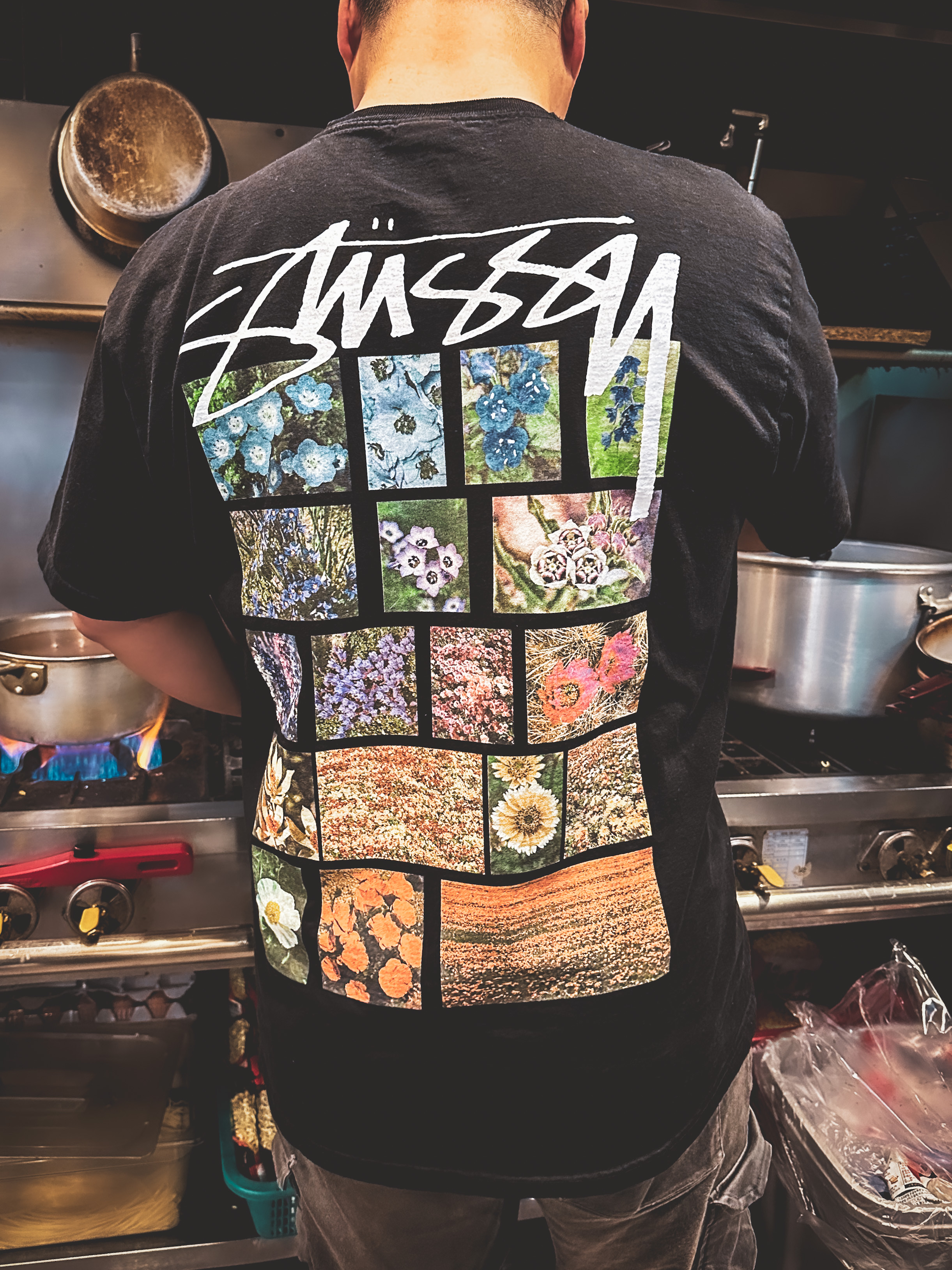 Stussy Flower Grid Pigment Dyed T-Shirt Black 착용 스타일