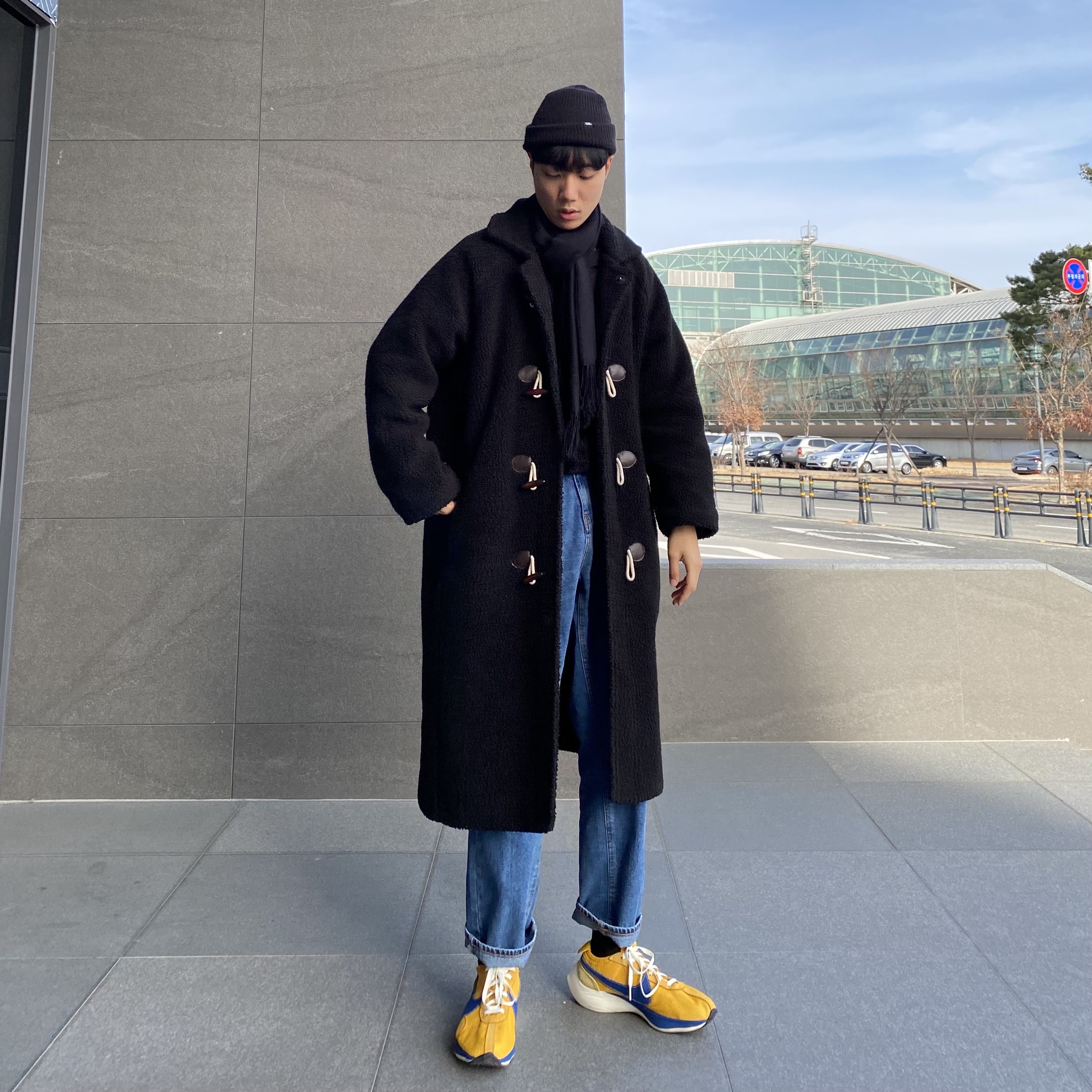 Nike Moon Racer Yellow Ochre Gym Blue 착용 스타일