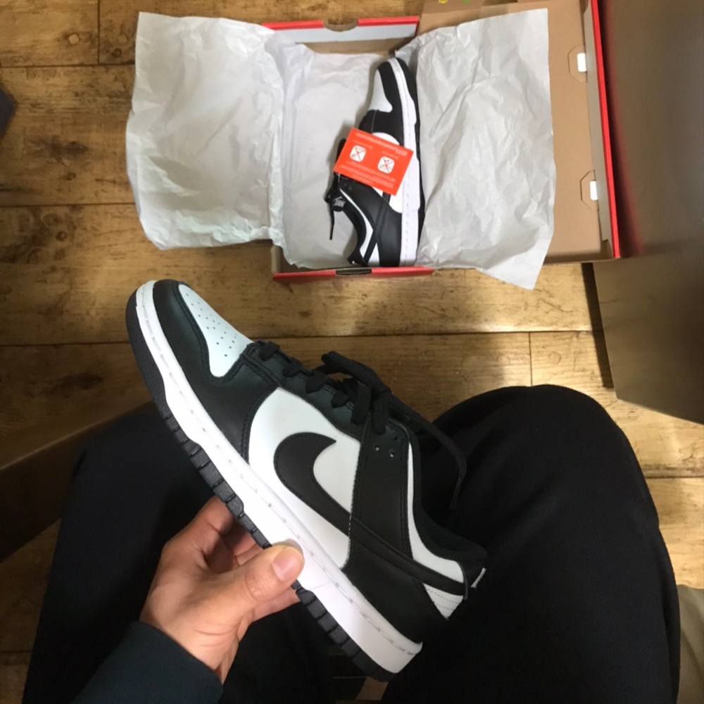 (W) Nike Dunk Low Black 착용 스타일 - 1