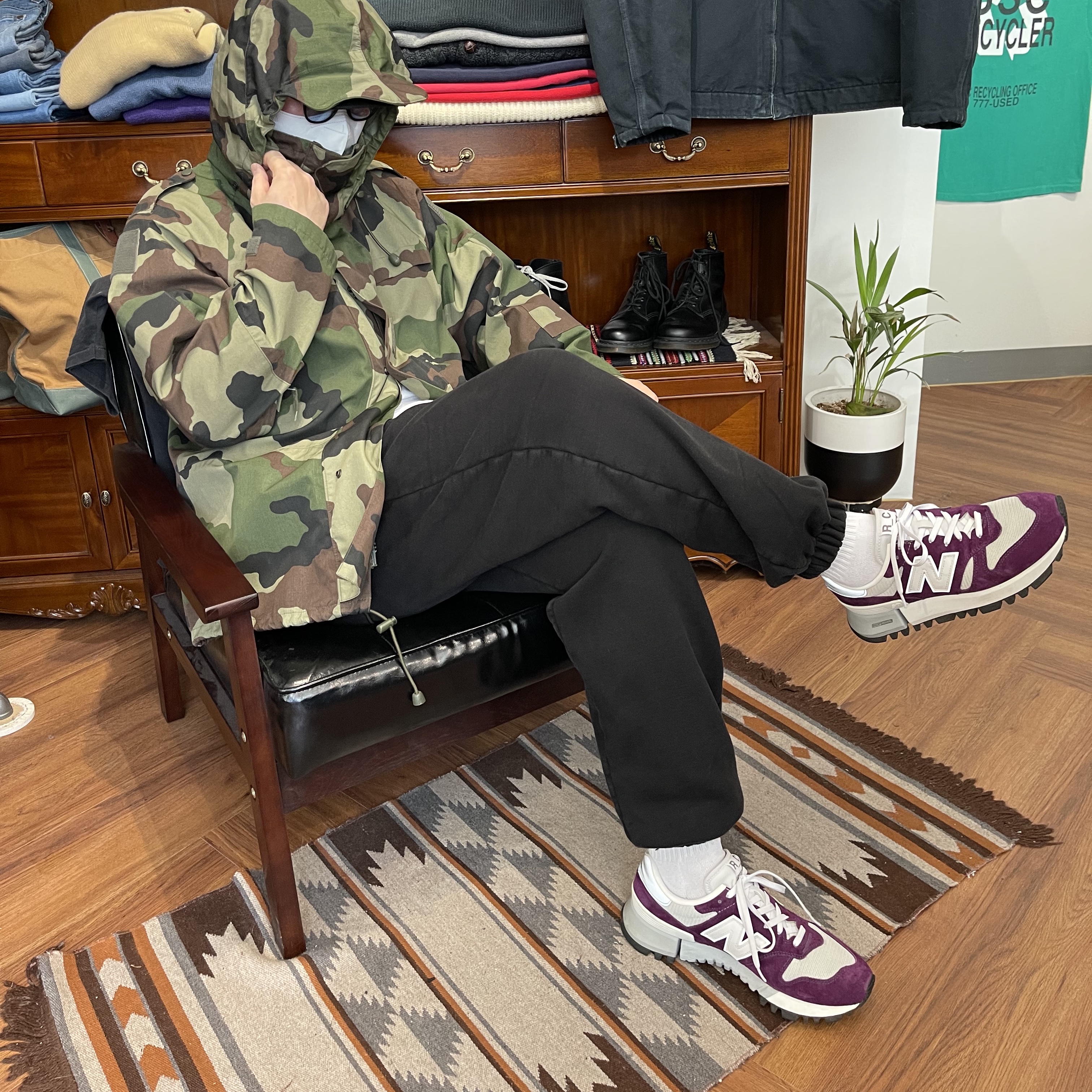 New Balance R_C 1300 Purple 착용 스타일