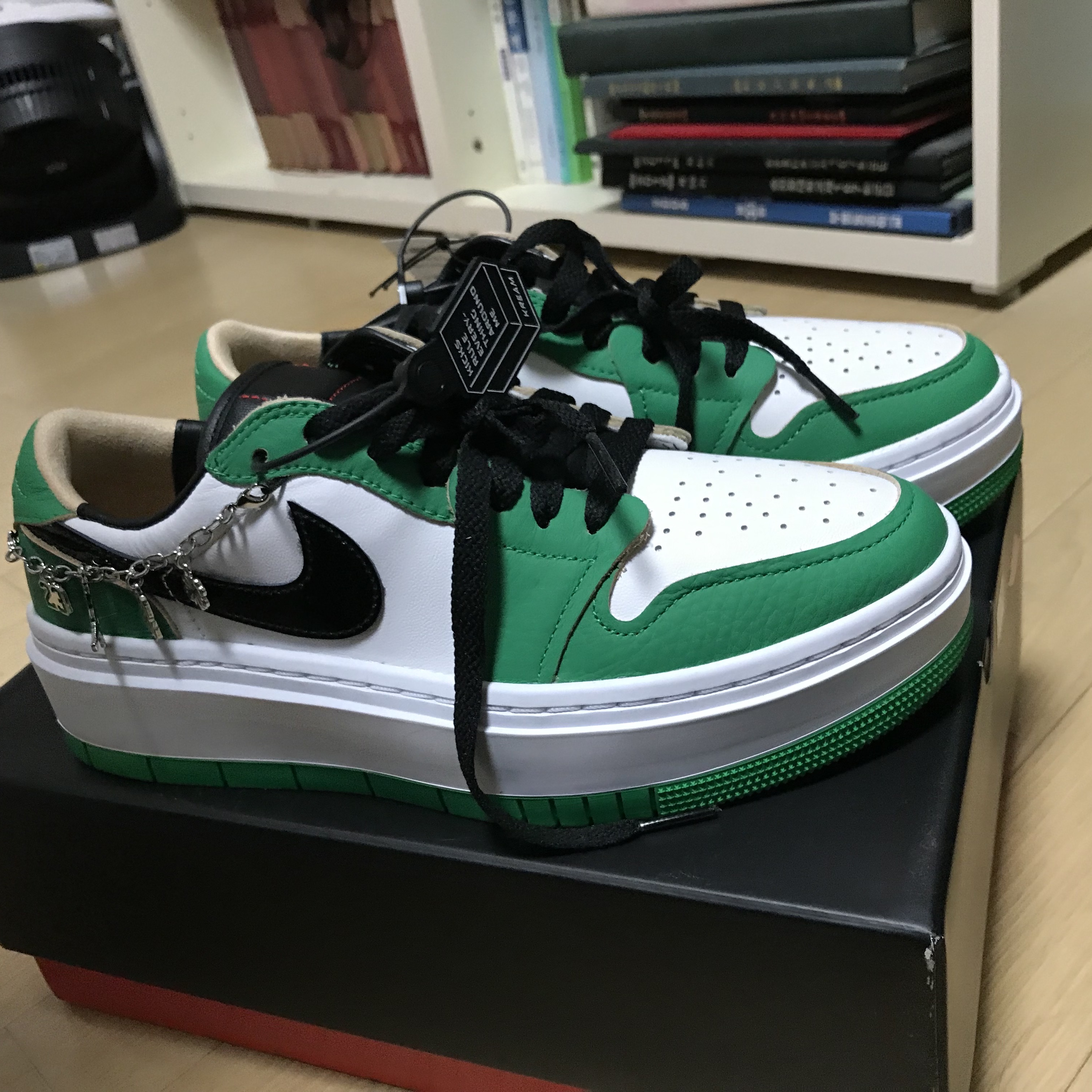 (W) Jordan 1 Elevate Low SE Lucky Green 착용 스타일