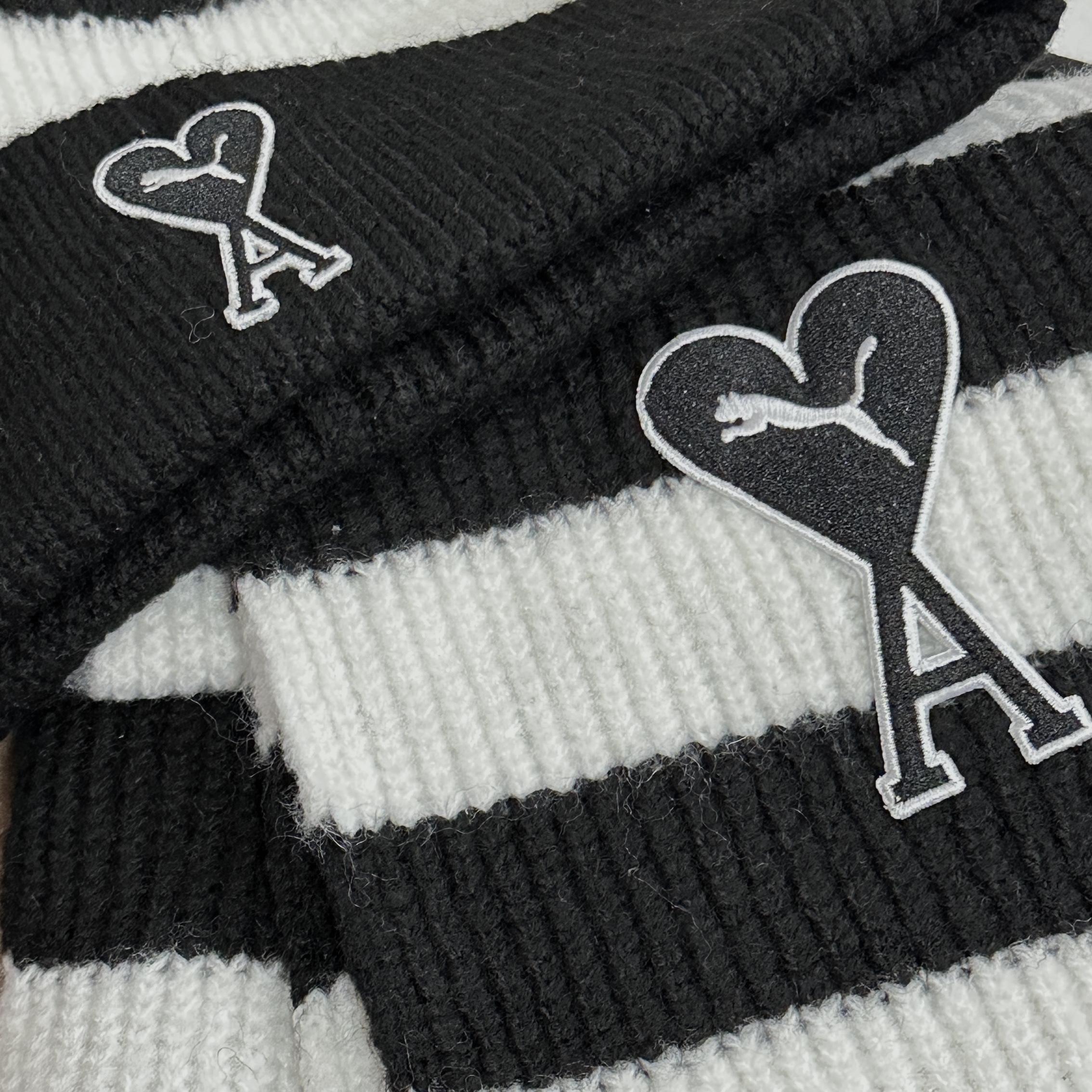 Puma x AMI Scarf Black White 착용 스타일 - 3