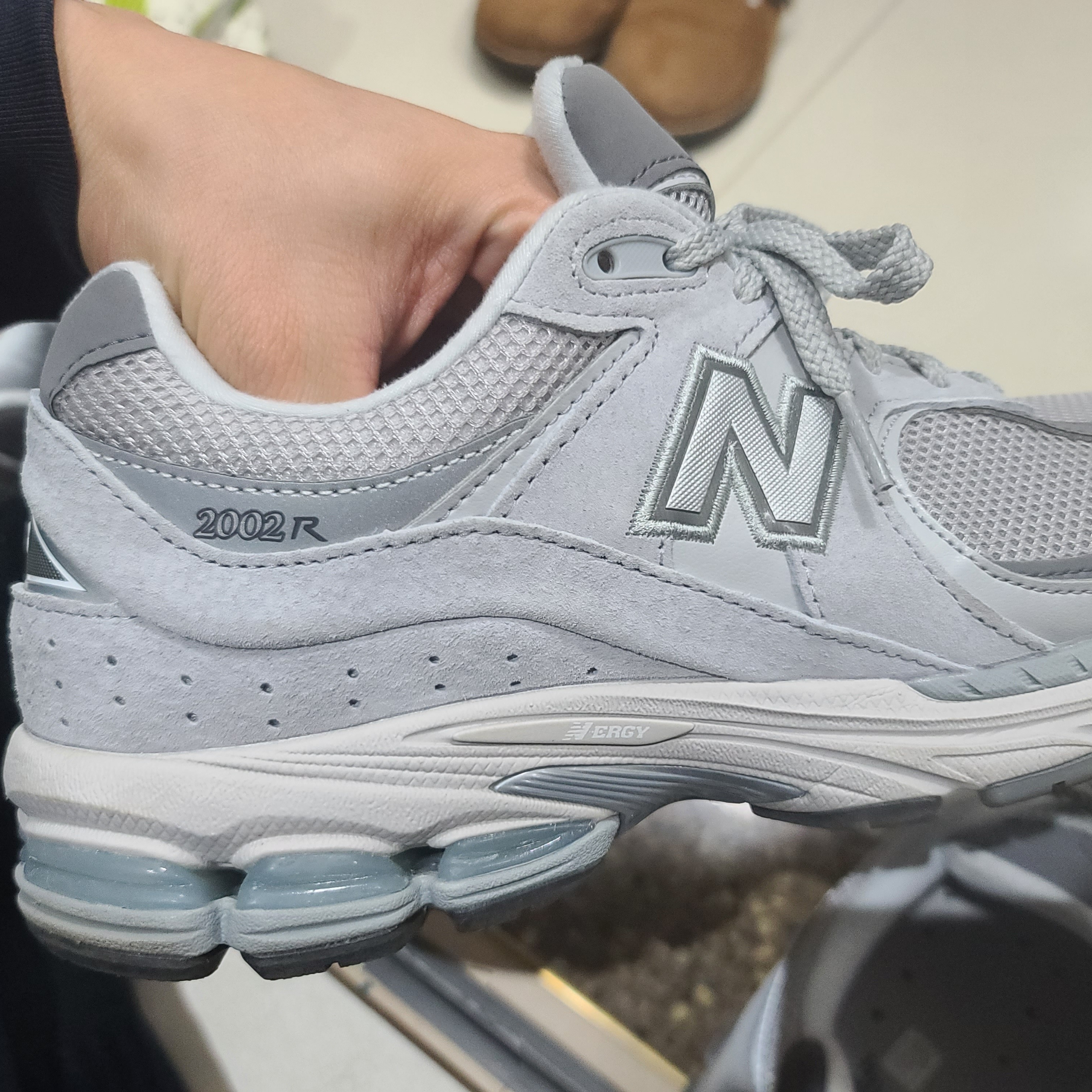 New Balance 2002R T2 Gray 착용 스타일 - 5