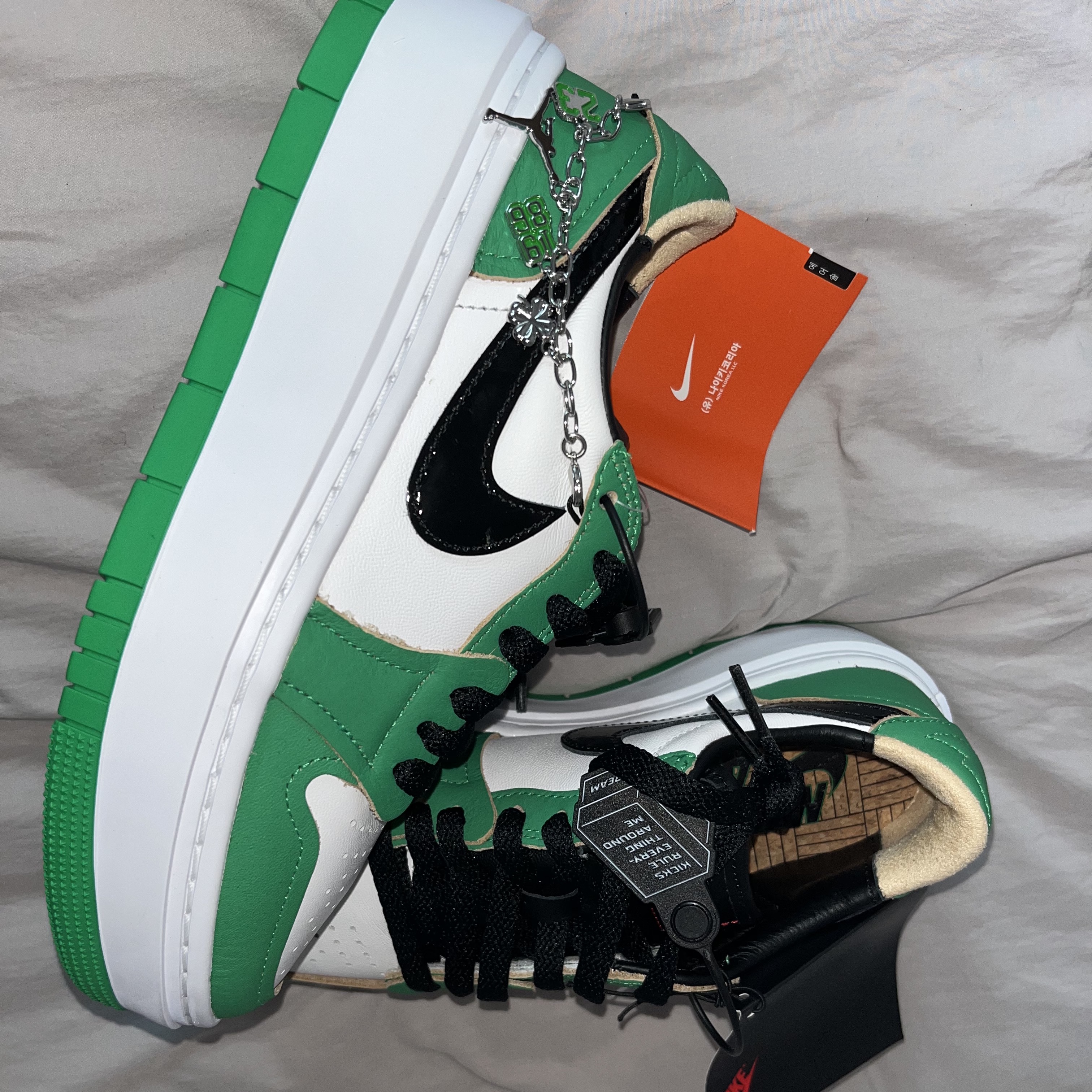 (W) Jordan 1 Elevate Low SE Lucky Green 착용 스타일 - 3