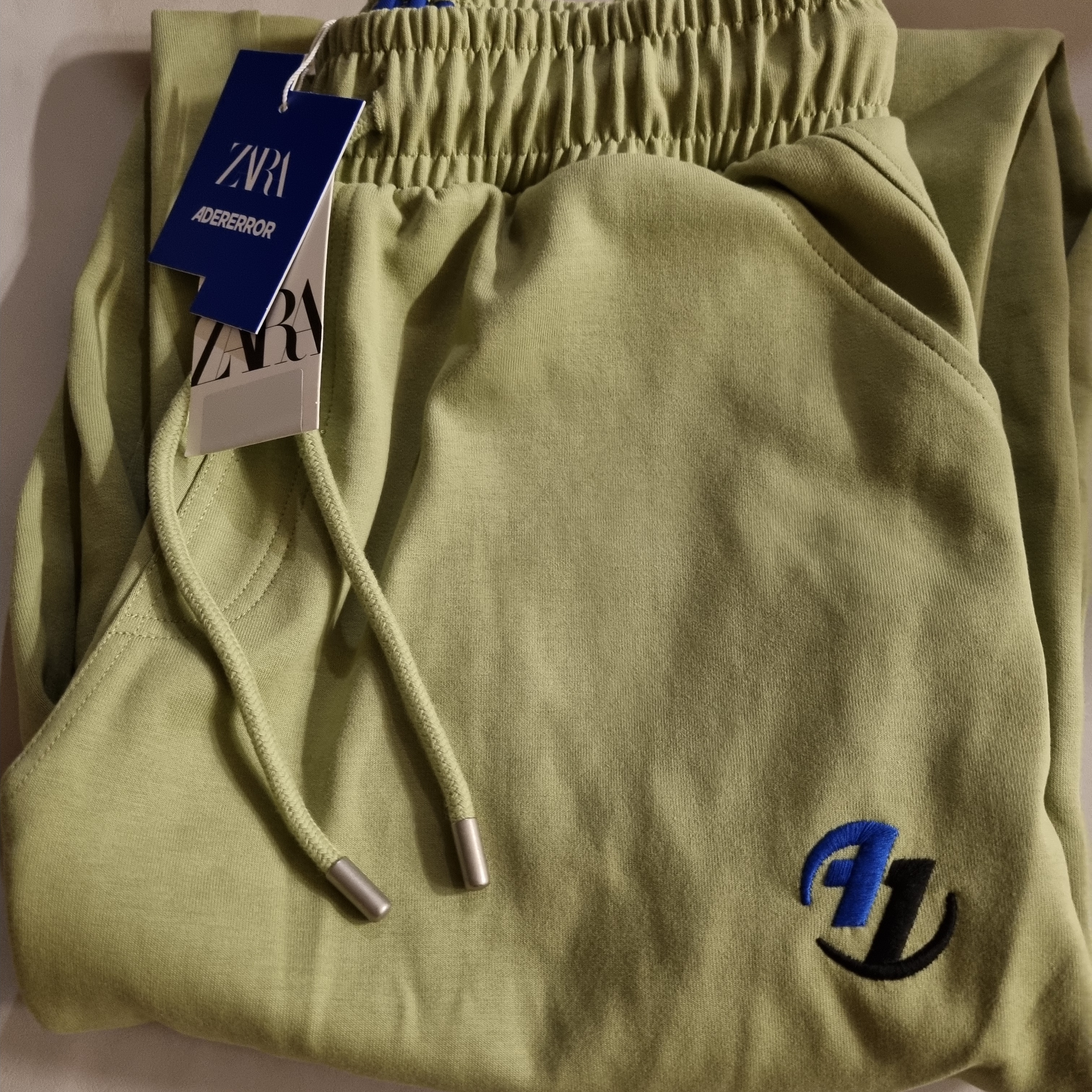 Zara x Ader Error Jogger Pants Light Green 착용 스타일