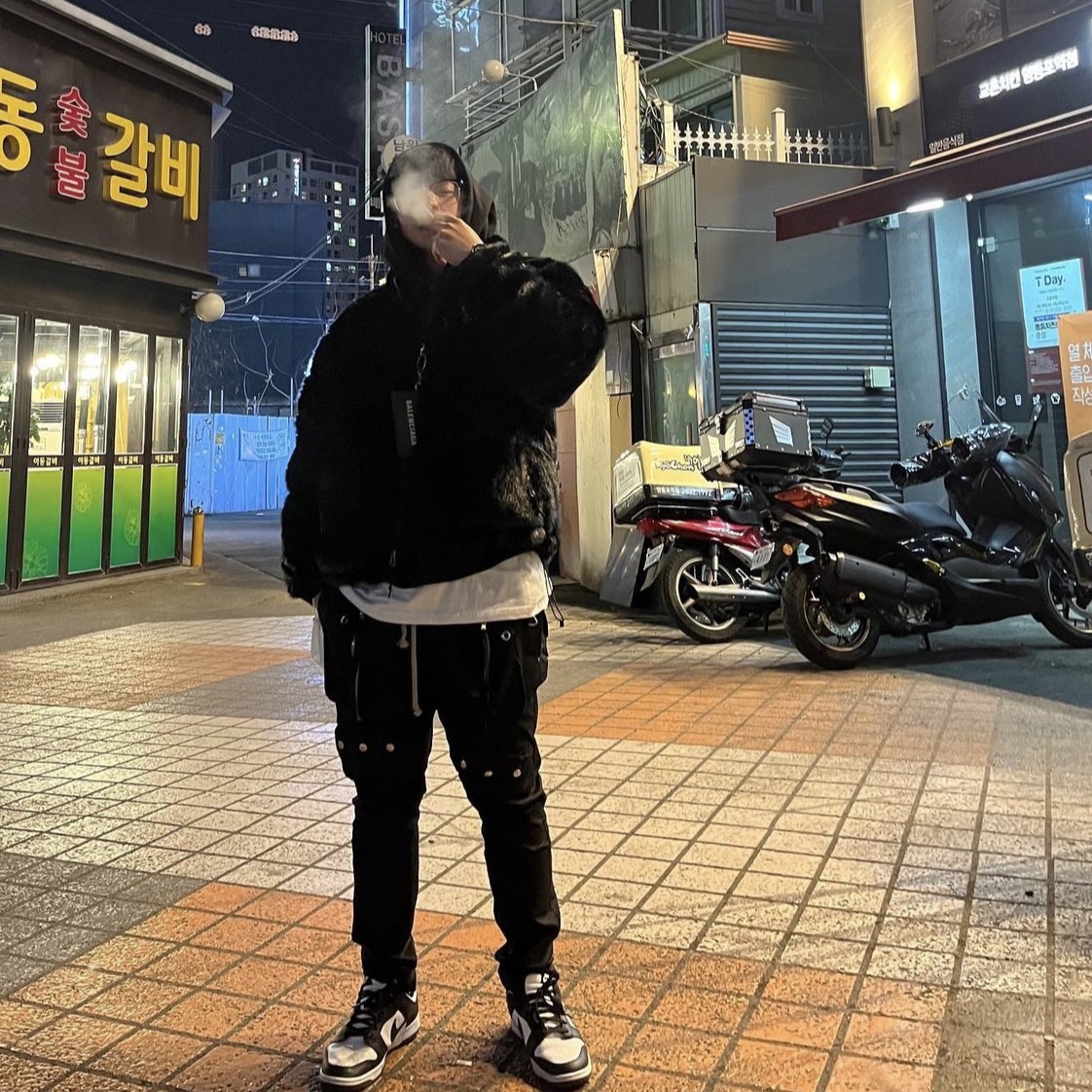 Supreme x The North Face Faux Fur Nuptse Jacket Black - 20FW 착용 스타일