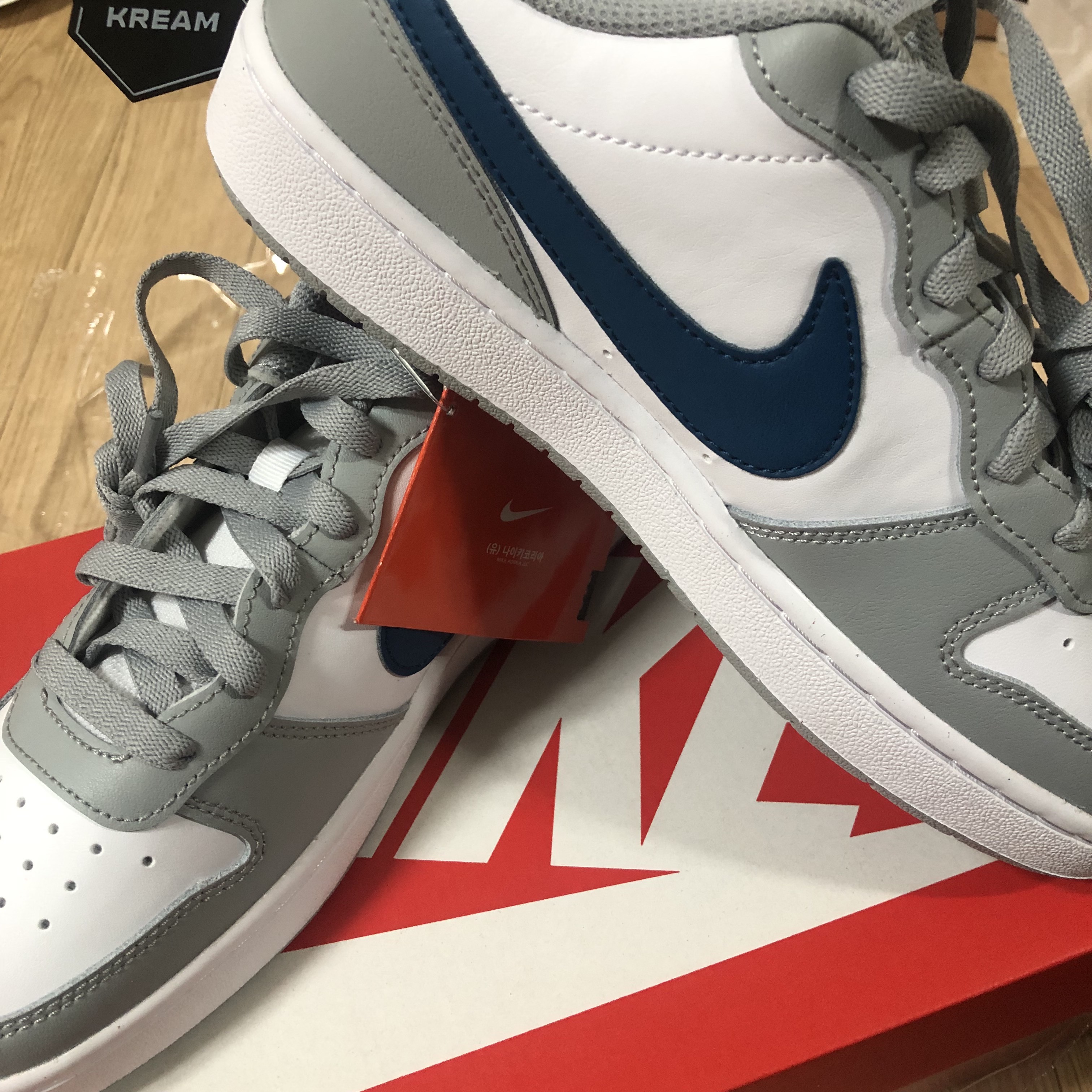 (GS) Nike Court Borough Low 2 Light Smoke Grey 착용 스타일