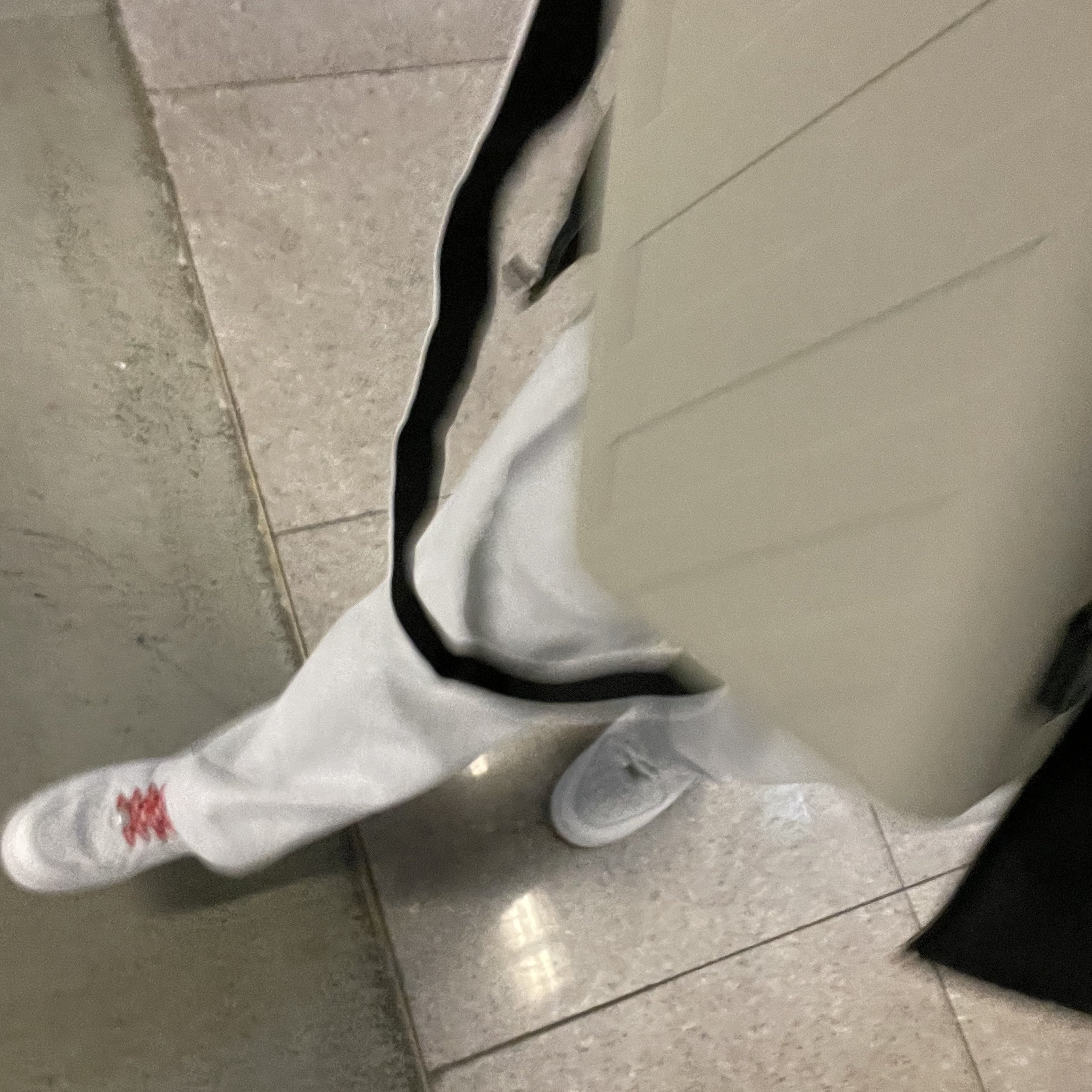 Nike x Supreme Air Force 1 Low White, Off-White x Amore Pacific Protection Box (Without Cosmetics) 착용 스타일