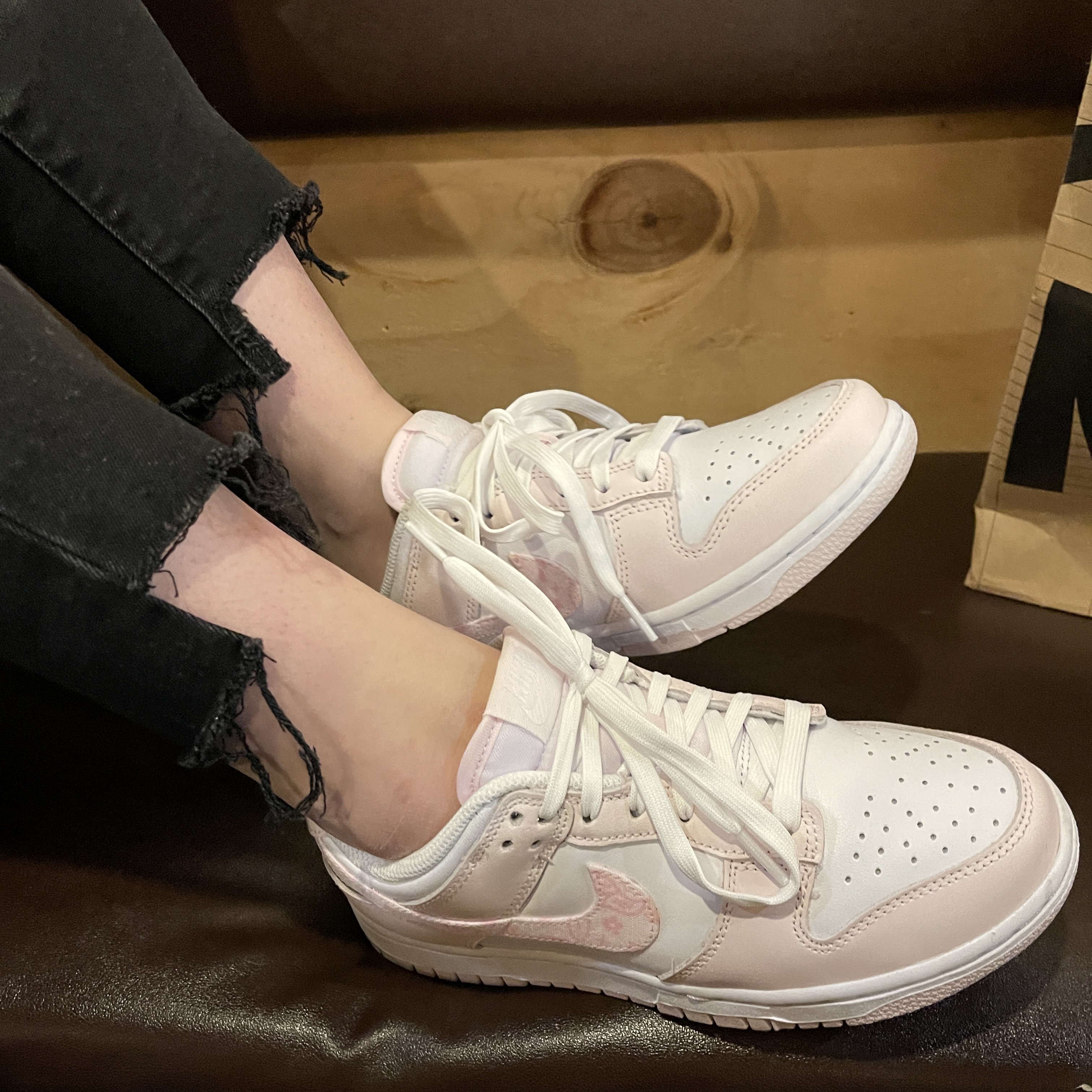 (W) Nike Dunk Low Pearl Pink 착용 스타일 - 2