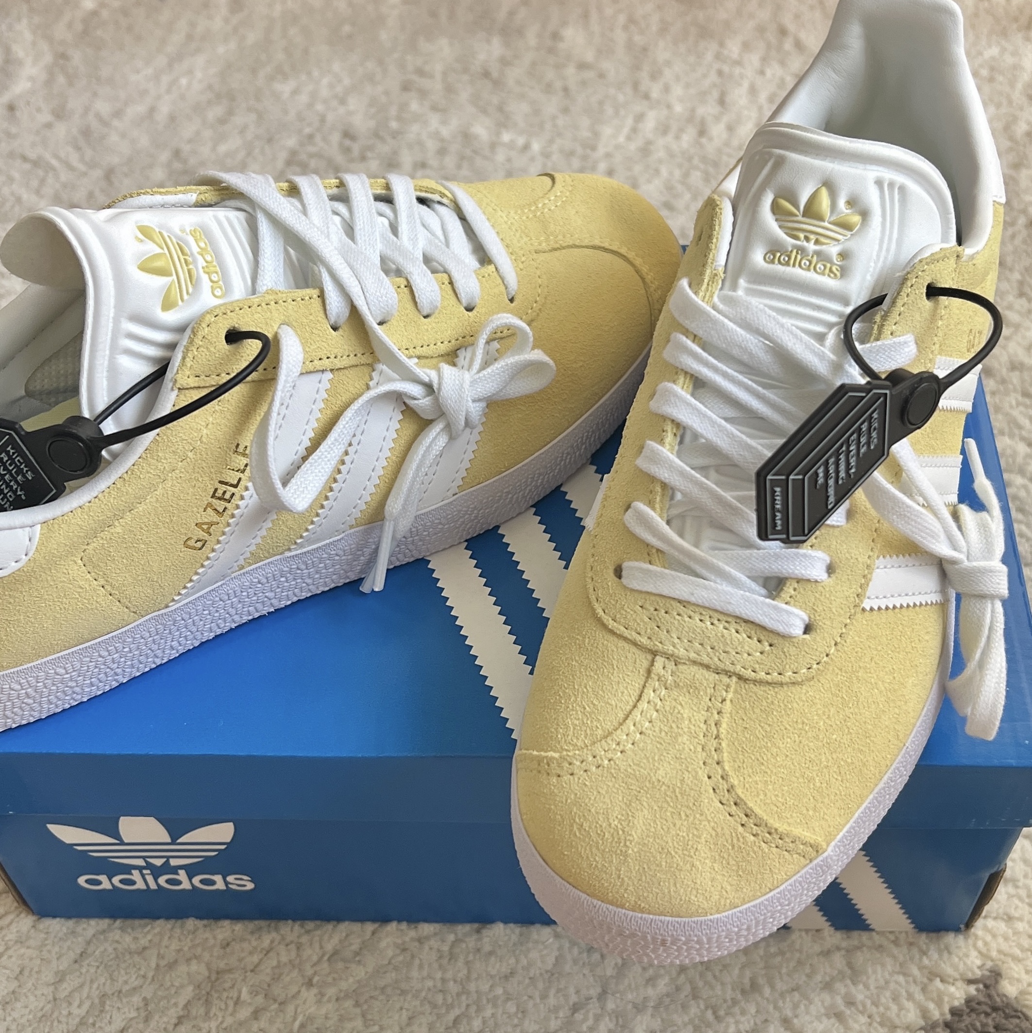 Adidas Gazelle Almost Yellow 착용 스타일 - 4