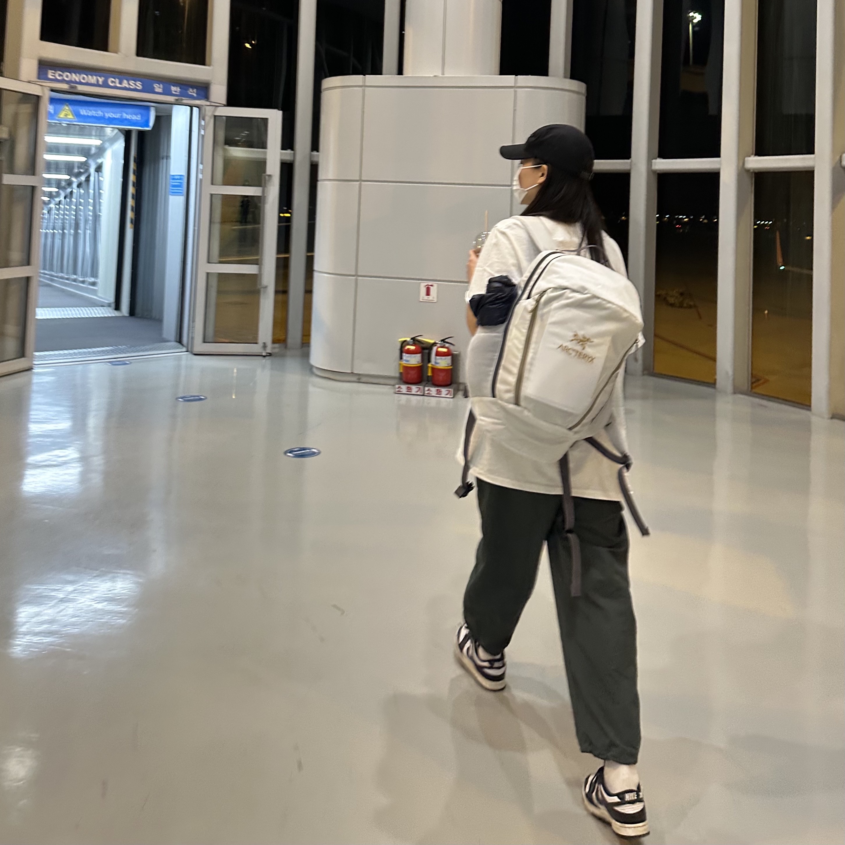 Arc'teryx x Beams Mantis 26 Backpack White 착용 스타일