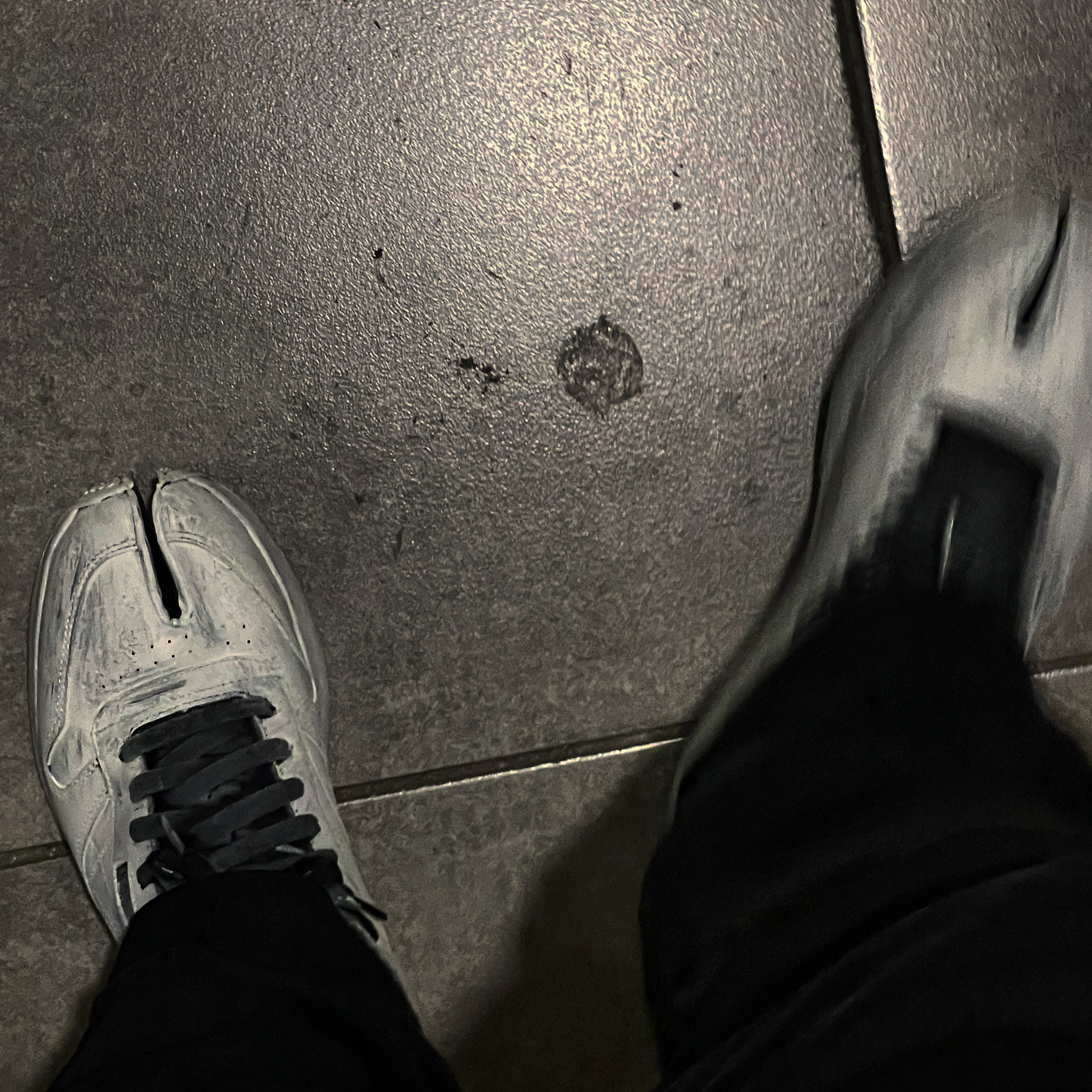 Reebok x Maison Margiela Classic Leather Tabi Shoes Bianchetto 착용 스타일