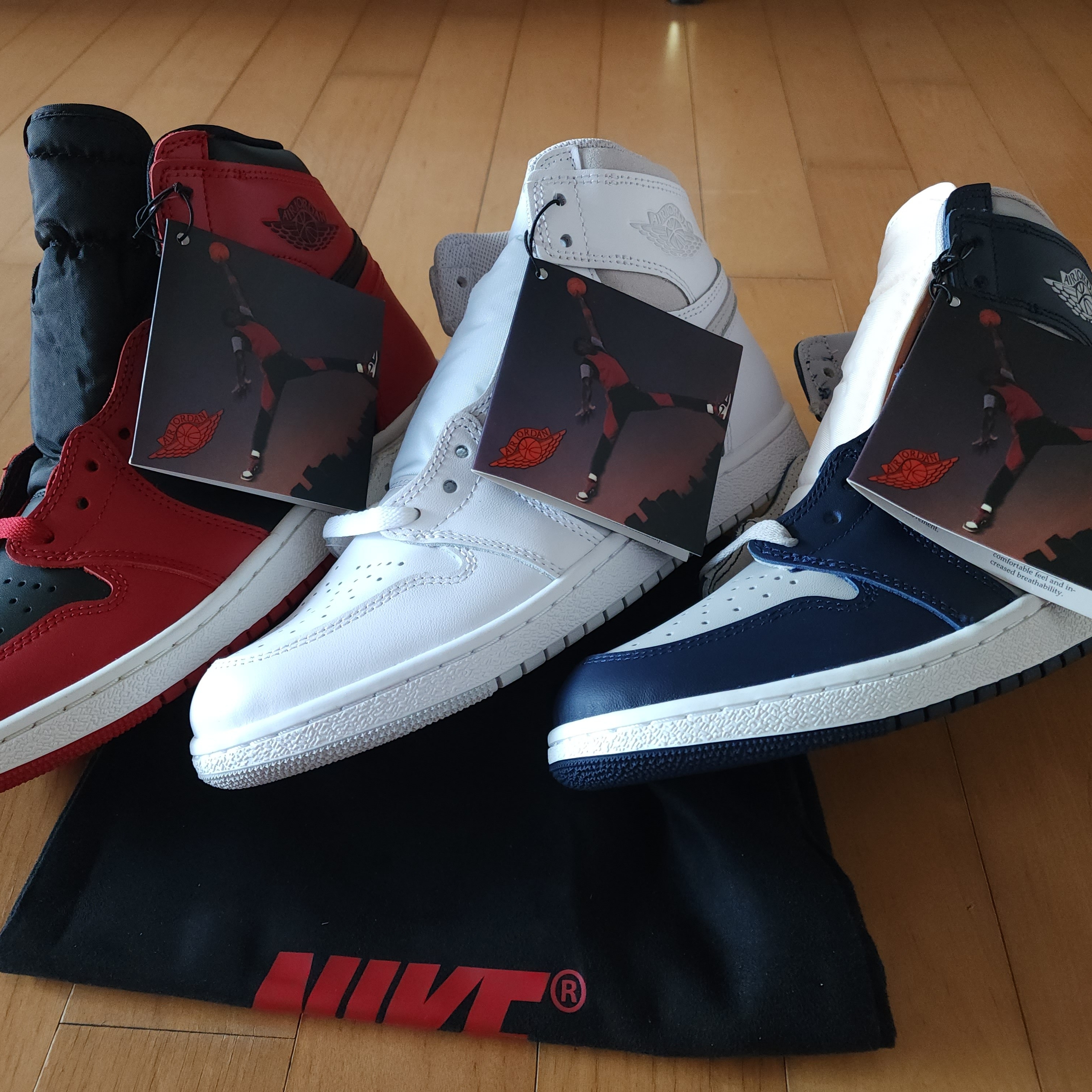 Jordan 1 High 85 Varsity Red, Jordan 1 High 85 Neutral Grey 착용 스타일 - 1
