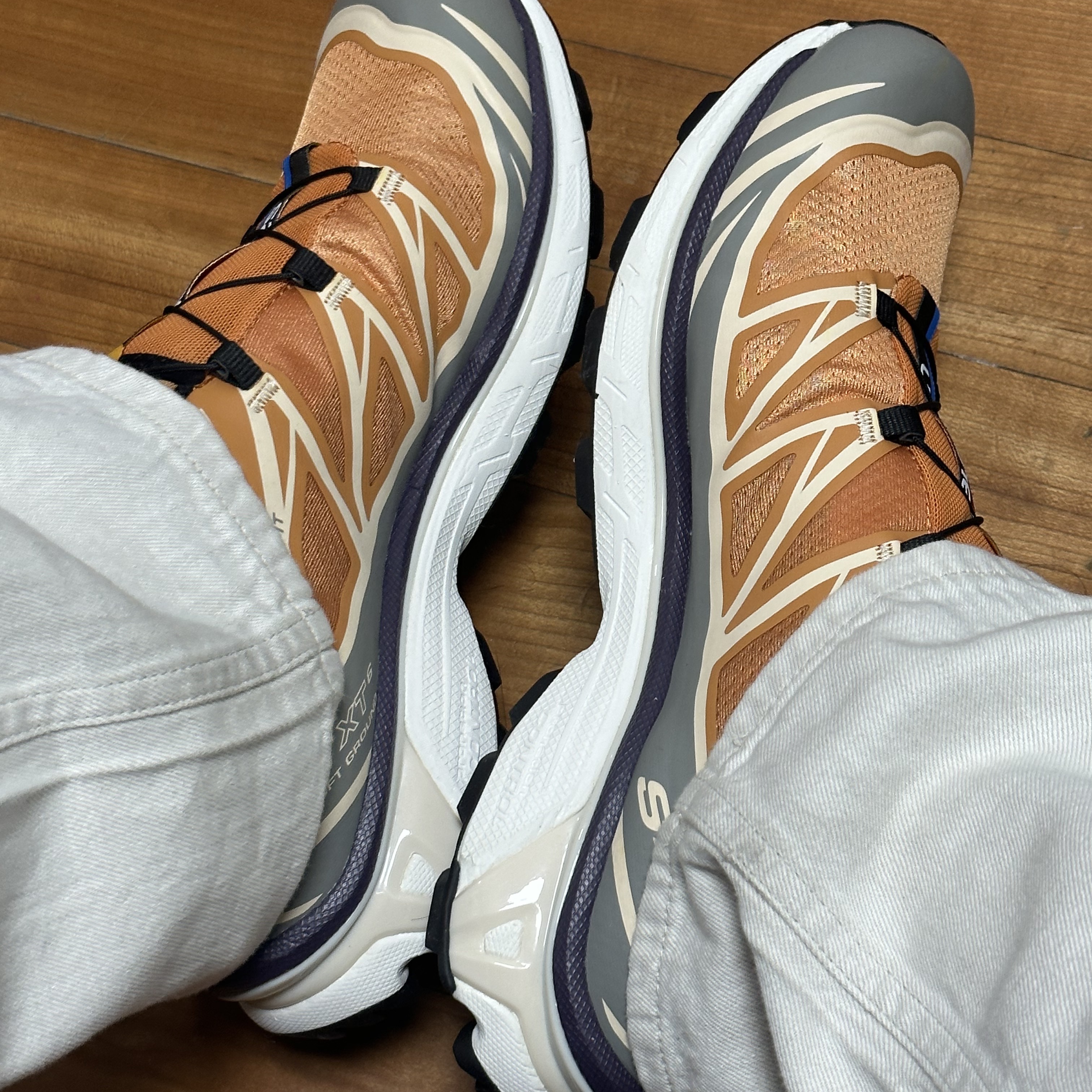 Salomon XT-6 Apricot Buff 착용 스타일