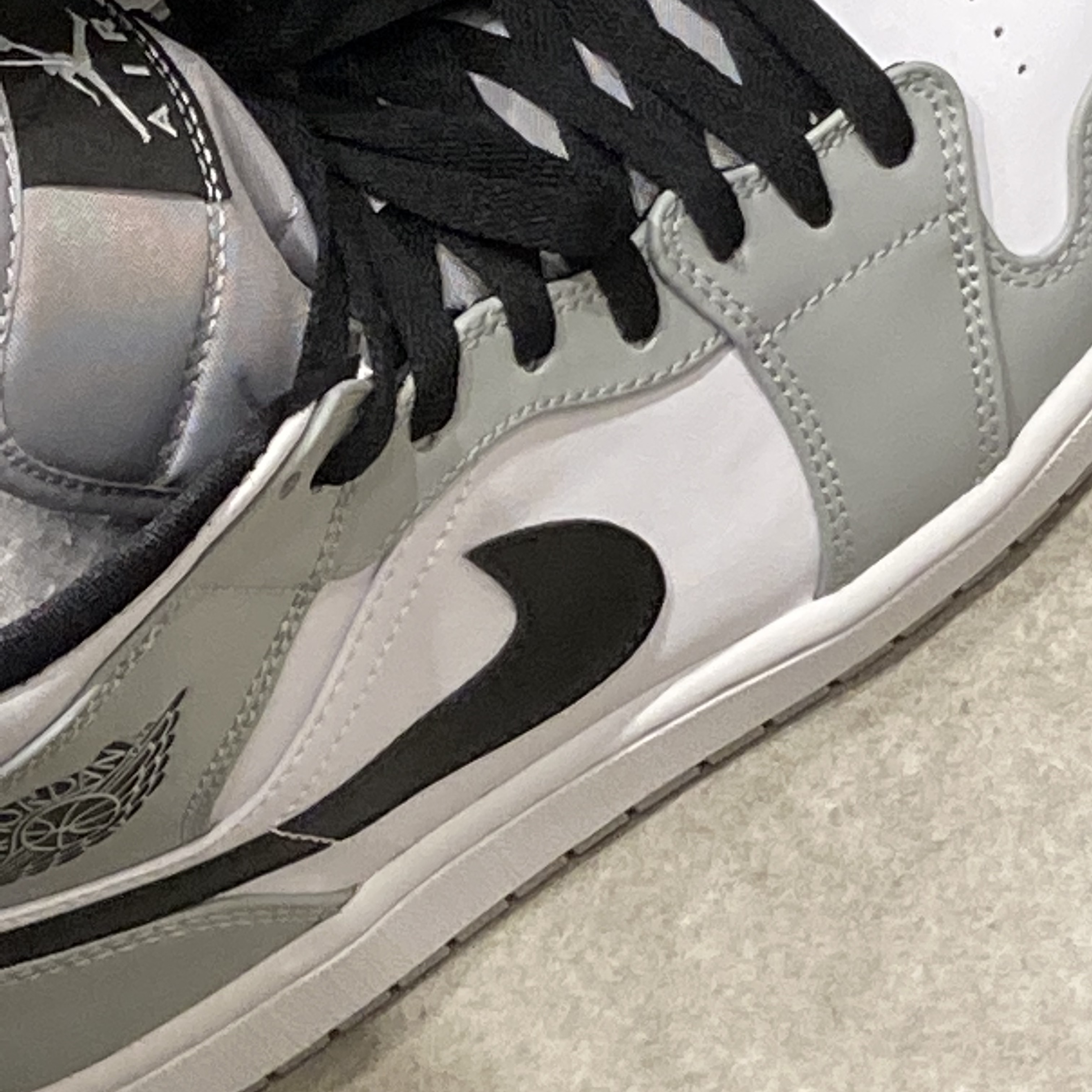 Jordan 1 Mid Light Smoke Grey 착용 스타일