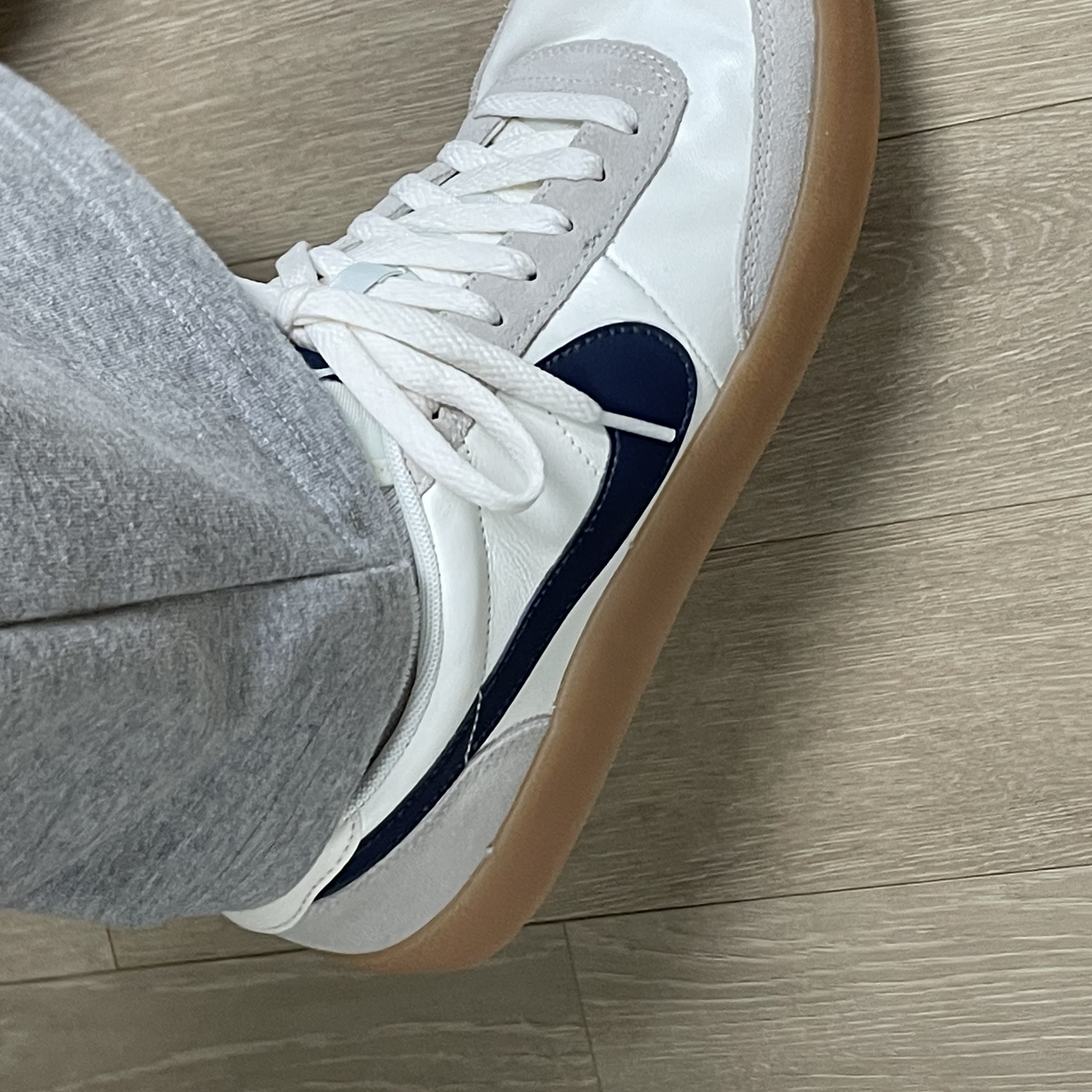 Nike x J.Crew Killshot 2 Sail Midnight Navy 착용 스타일