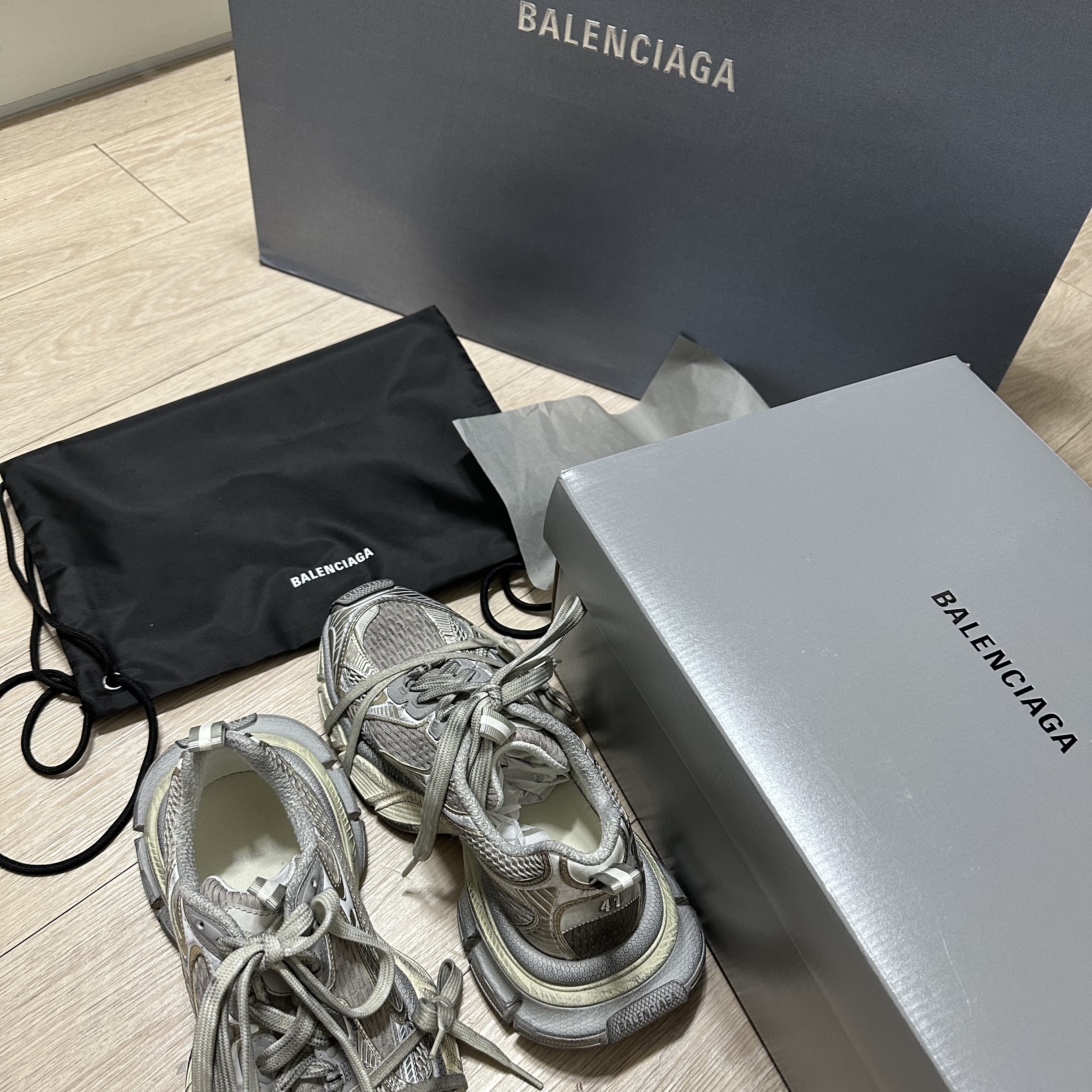 Balenciaga 3XL Sneakers Light Beige, (W) Balenciaga 3XL Sneakers Light Beige 착용 스타일 - 2