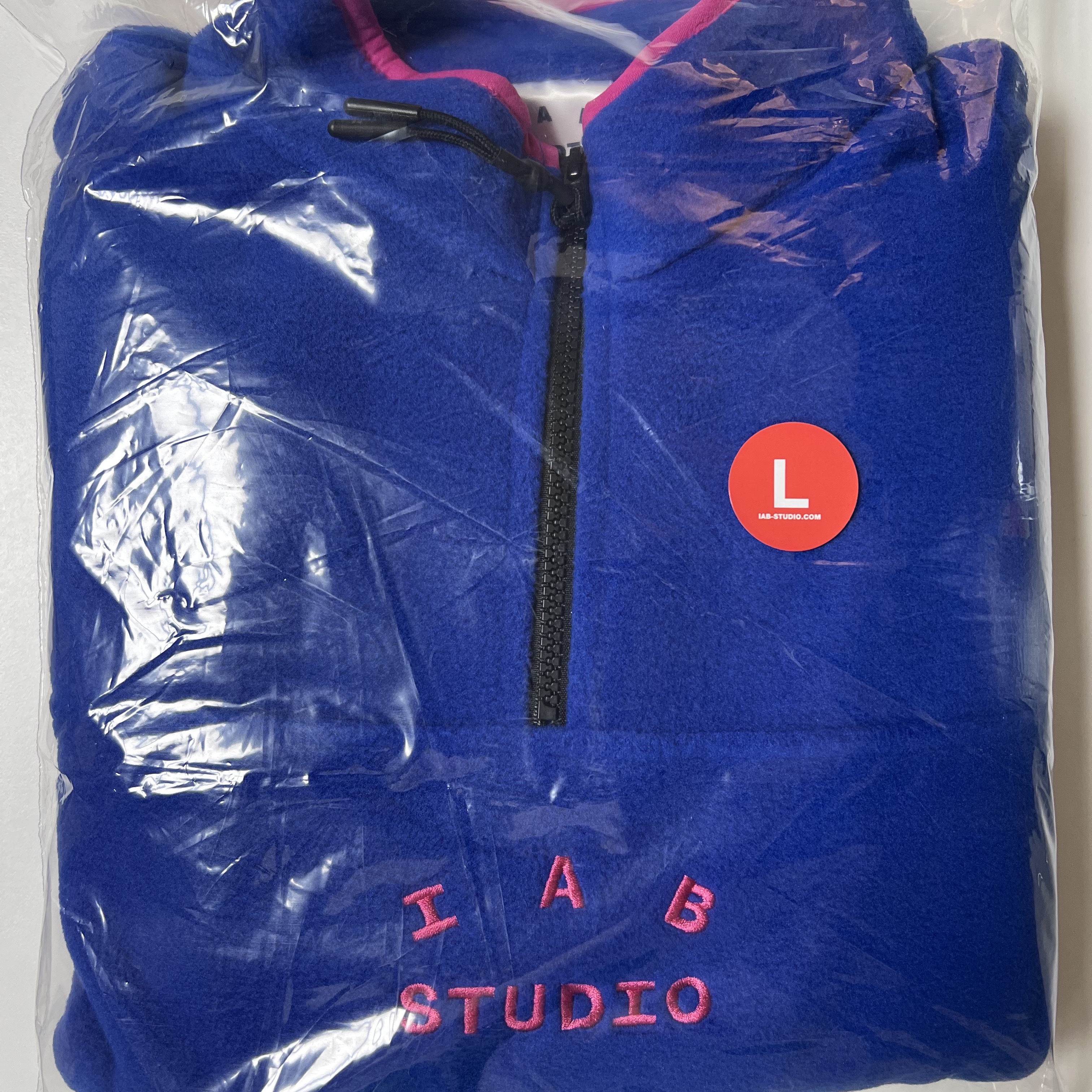 IAB Studio x Thor Fleece Blue Pink 착용 스타일