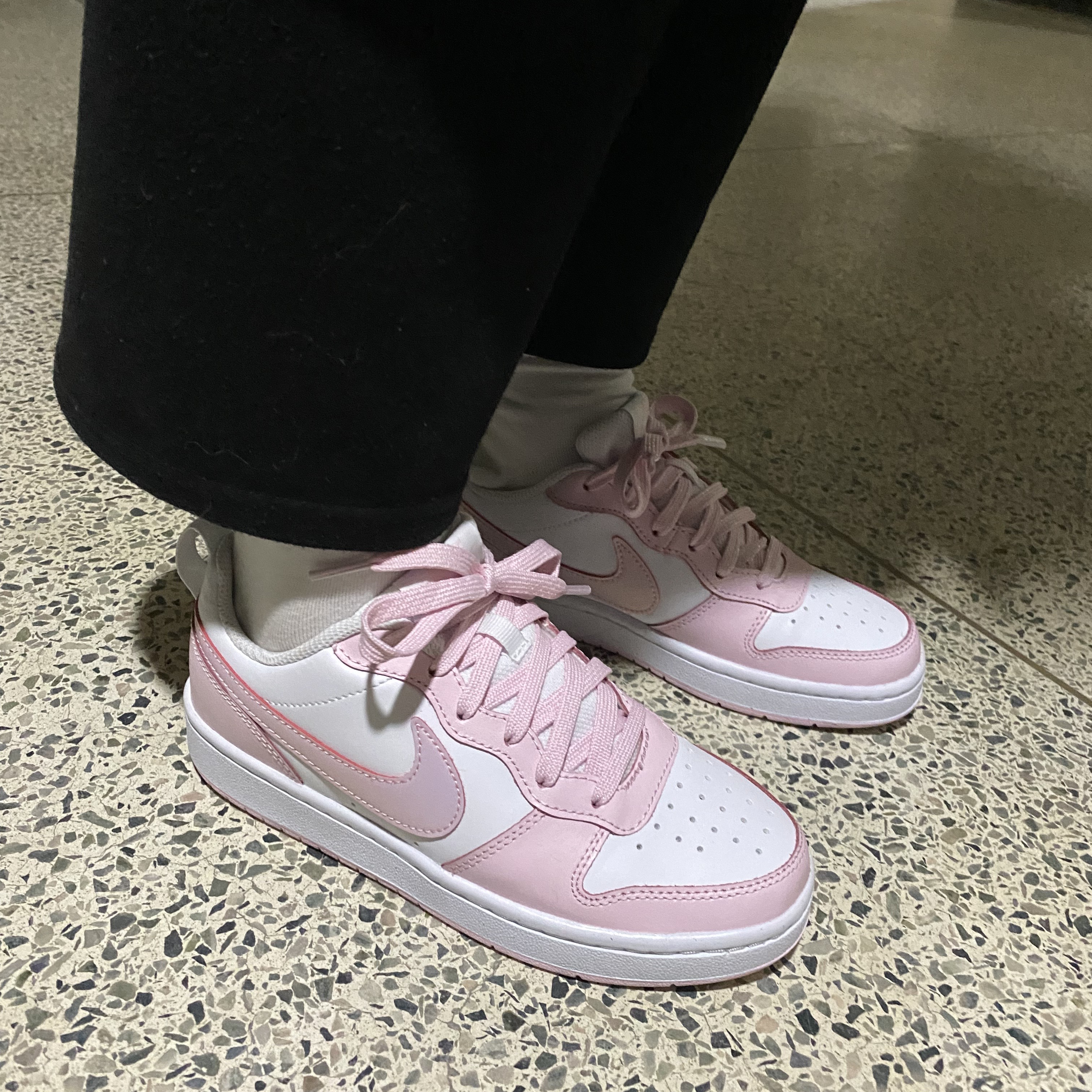 (GS) Nike Court Borough 2 SE White Pink Foam 착용 스타일 - 2