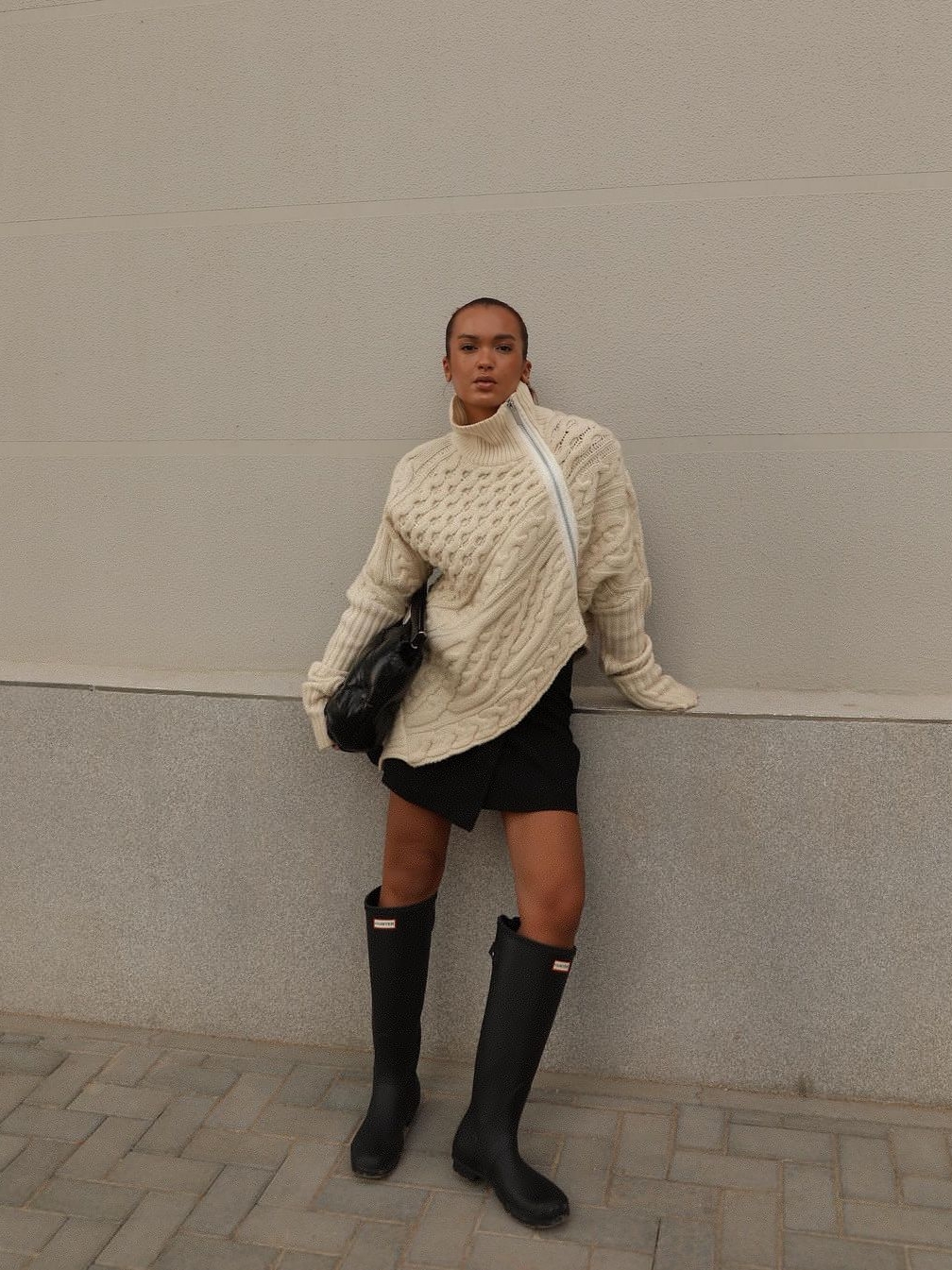 Hunter Women  Original Tall Rainboots Black 착용 스타일 - 1