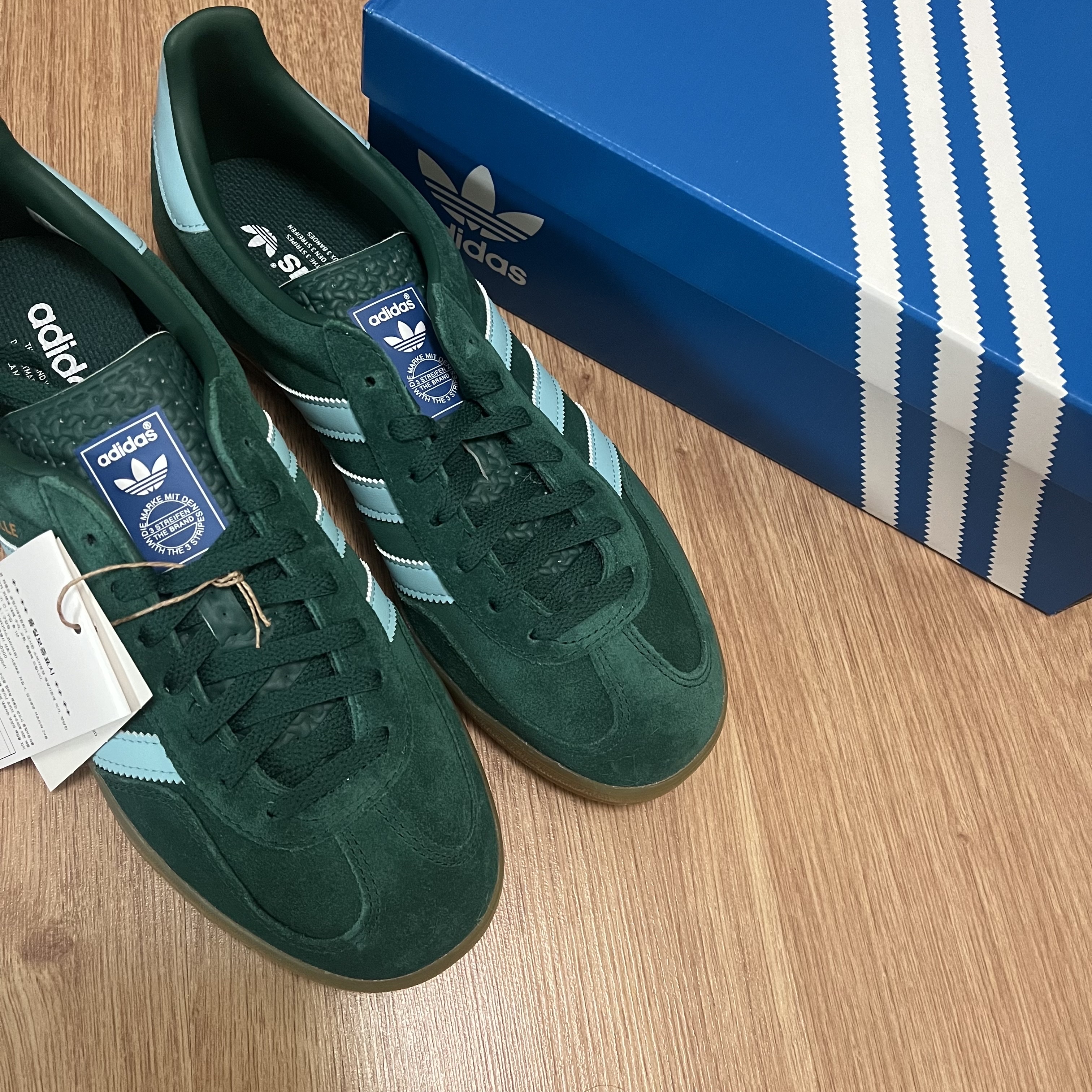 Adidas Gazelle Indoor Collegiate Green Hazy Sky 착용 스타일