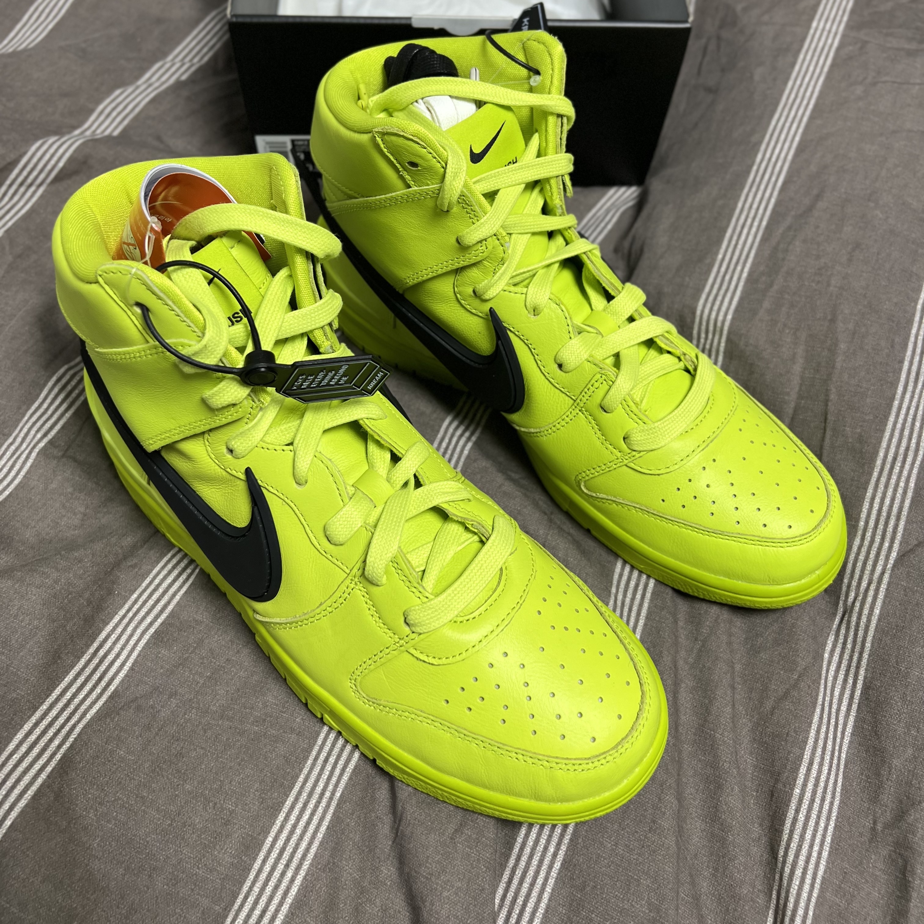 Nike x Ambush Dunk High Flash Lime 착용 스타일 - 1
