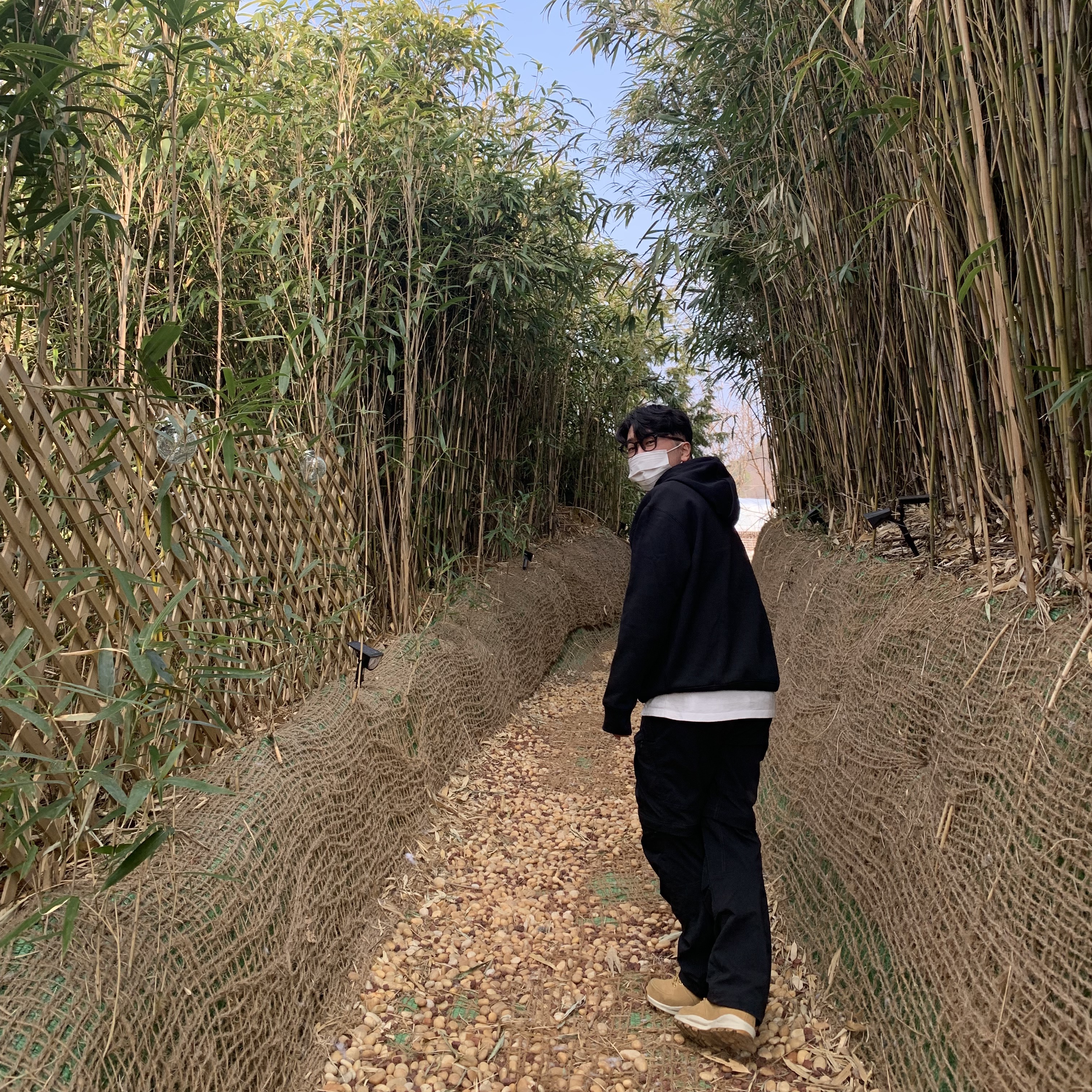 Nike ACG Smith Summit Cargo Pants Black Summit White - Asia, Nike ACG Therma-Fit Fleece Pullover Hoodie Black - Asia 착용 스타일